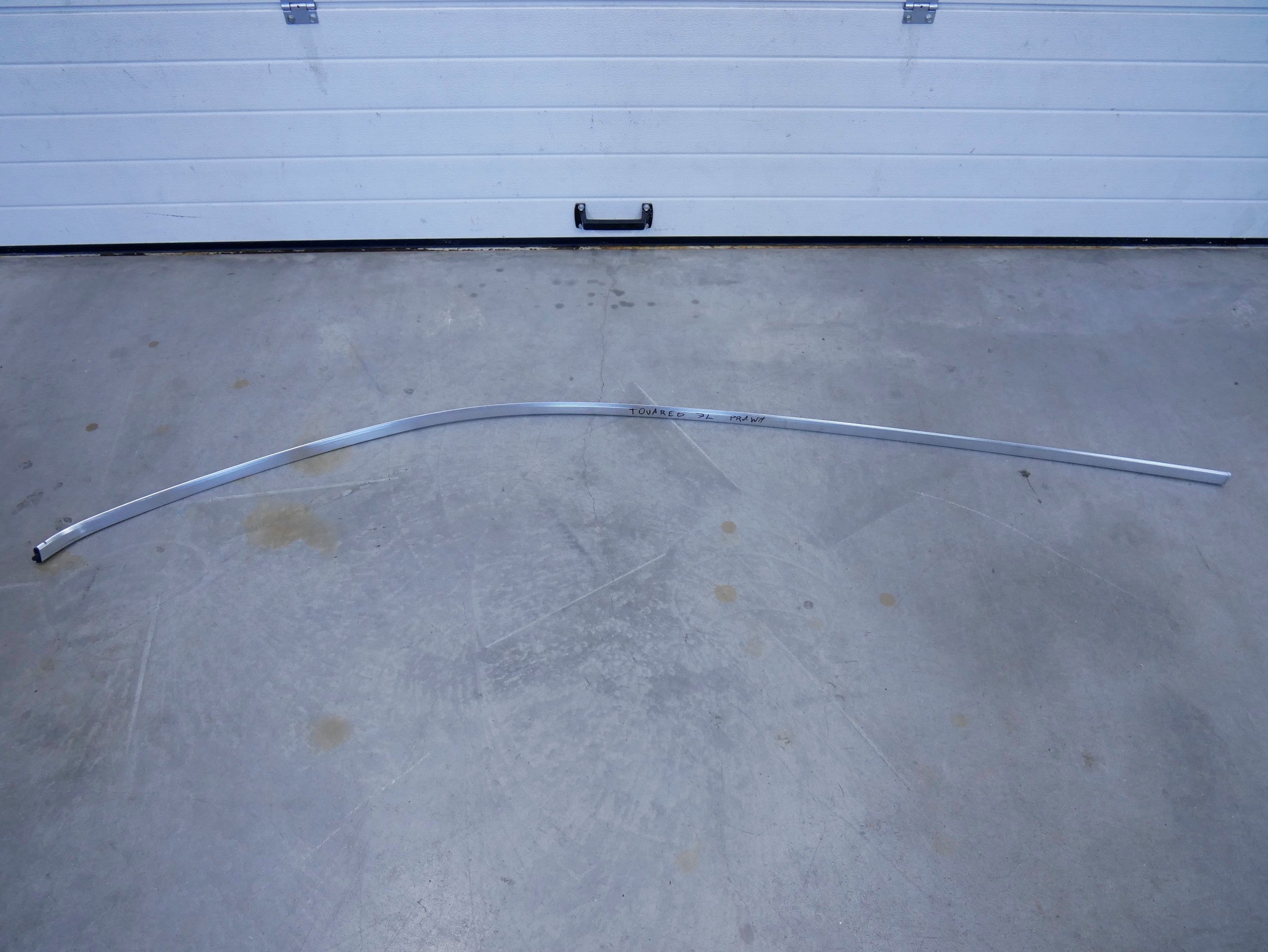 Listwa karoseryjna dachowa chrom prawa 7L6853986B VW TOUAREG 7L