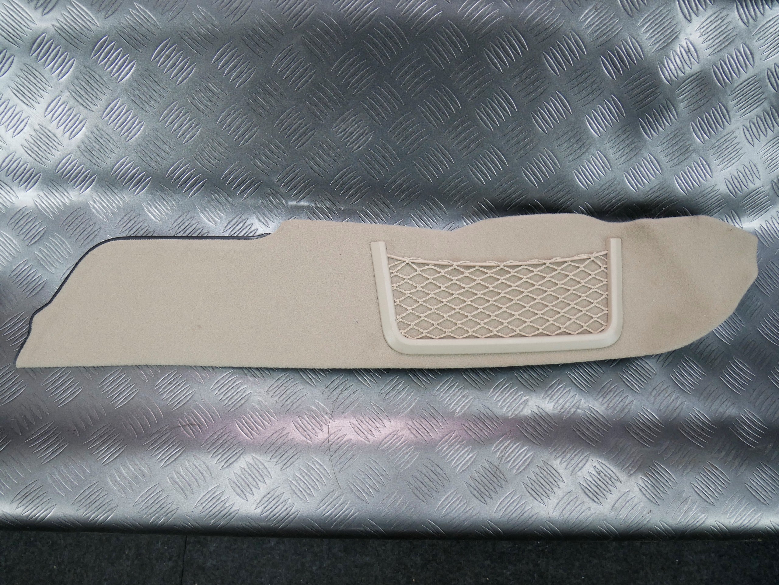 Osłona boku tunelu prawa beż 3T1863046C SKODA SUPERB II