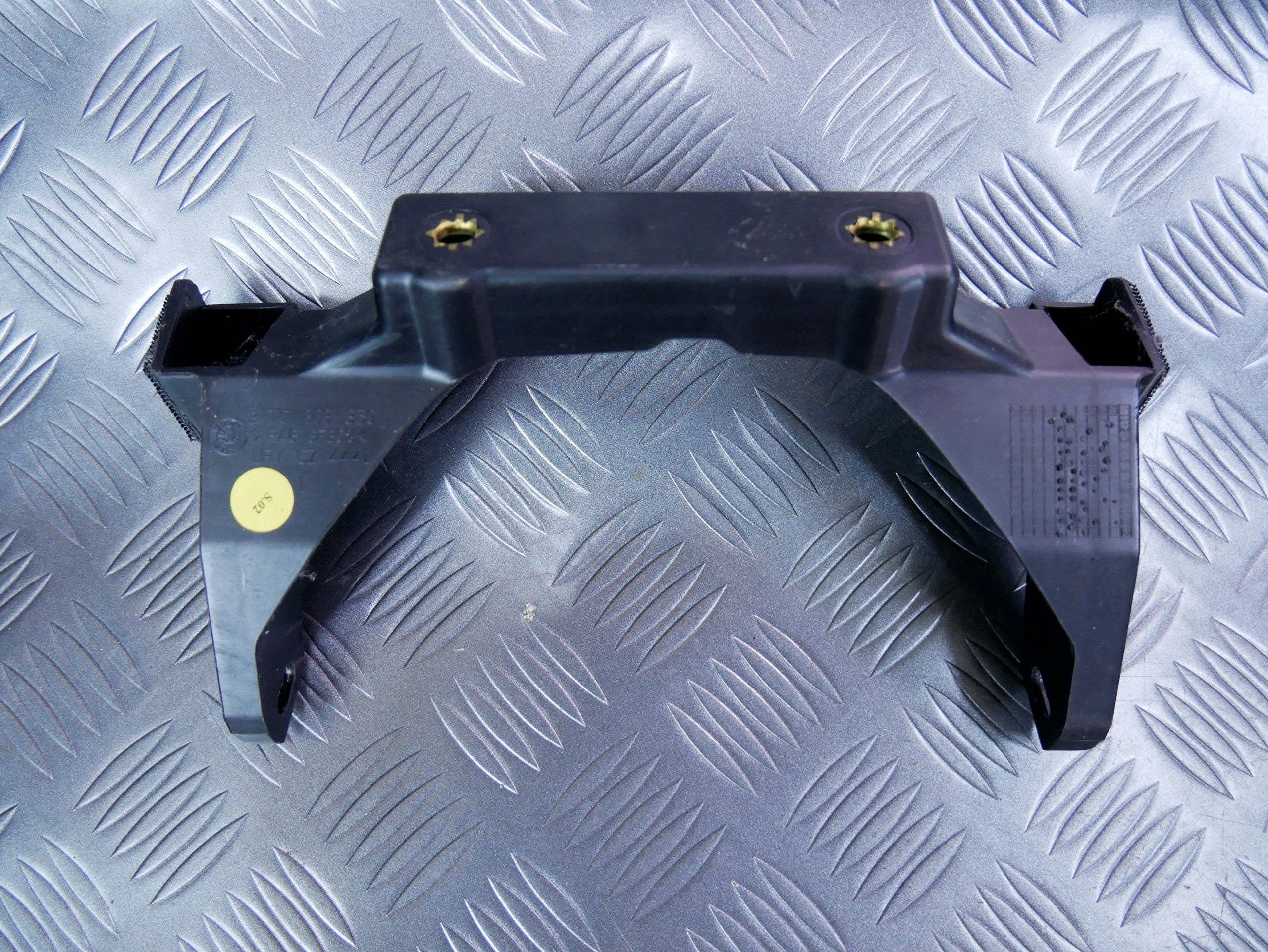 Mocowanie tunelu 3T0863550 SKODA SUPERB II