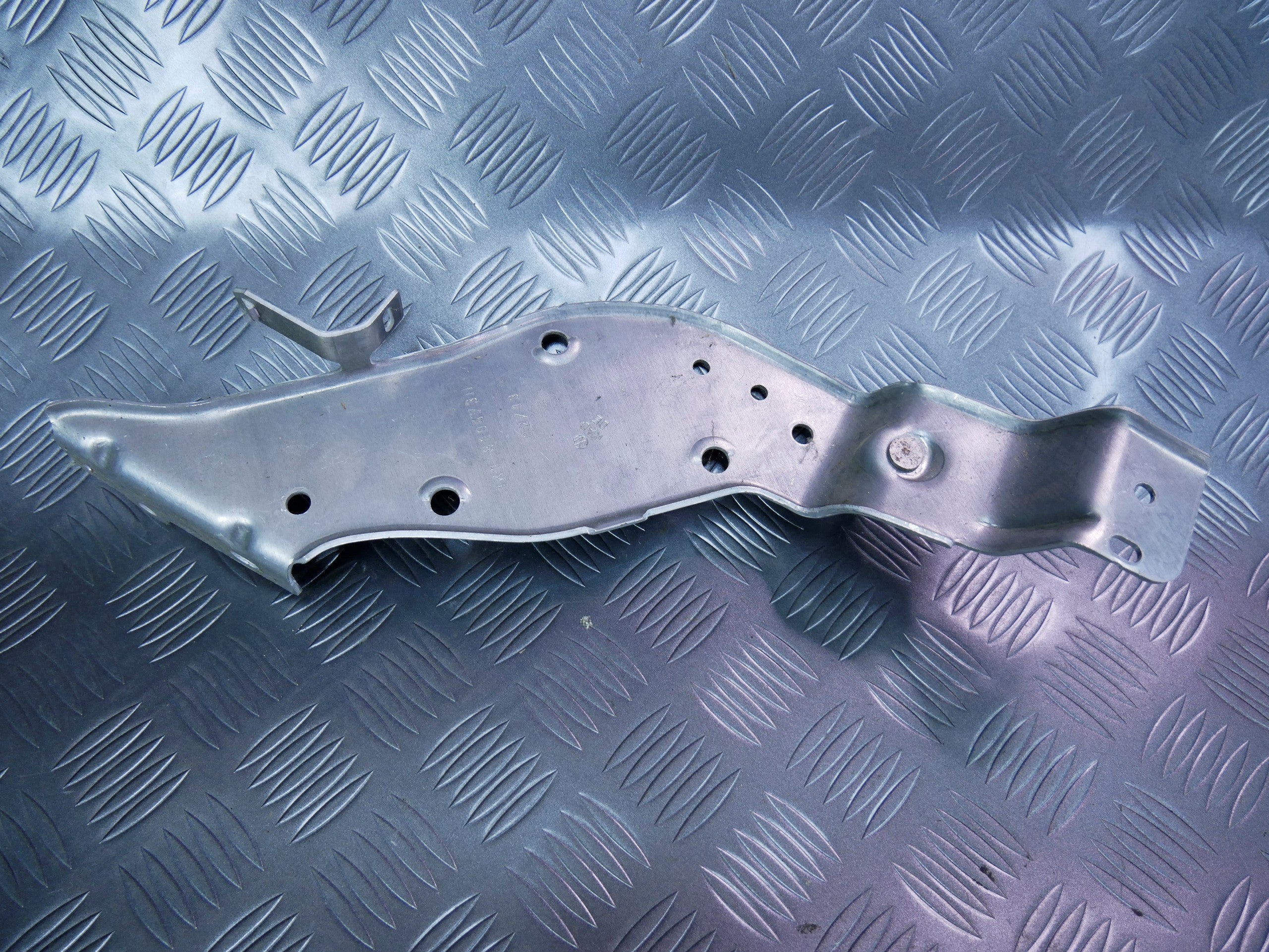 Uchwyt mocowanie nagrzewnicy 1K1819473H SKODA SUPERB II