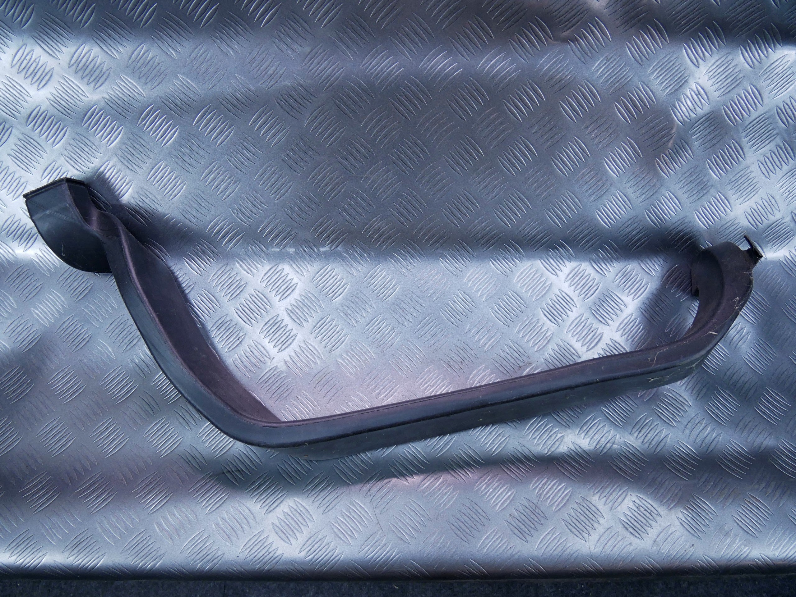 Rura kanał powietrza 3T0819829A SKODA SUPERB II