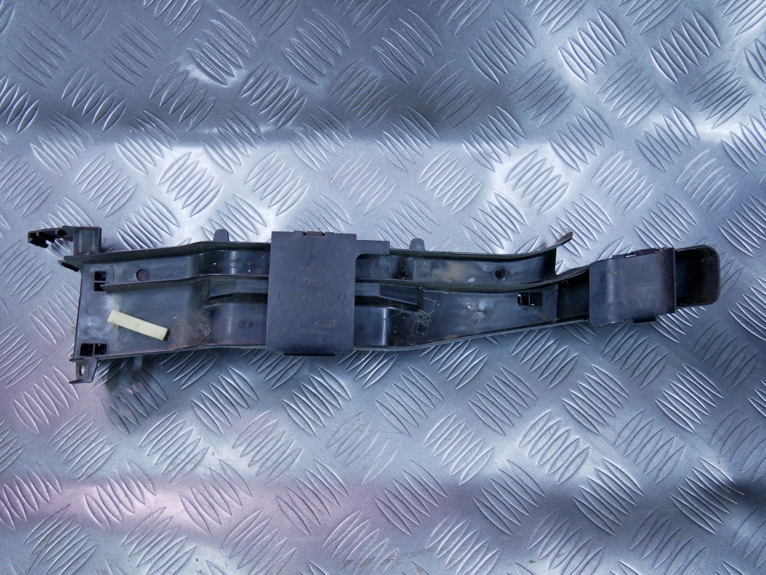 Mocowanie prowadnica przewodów 1K2971615A SKODA SUPERB II