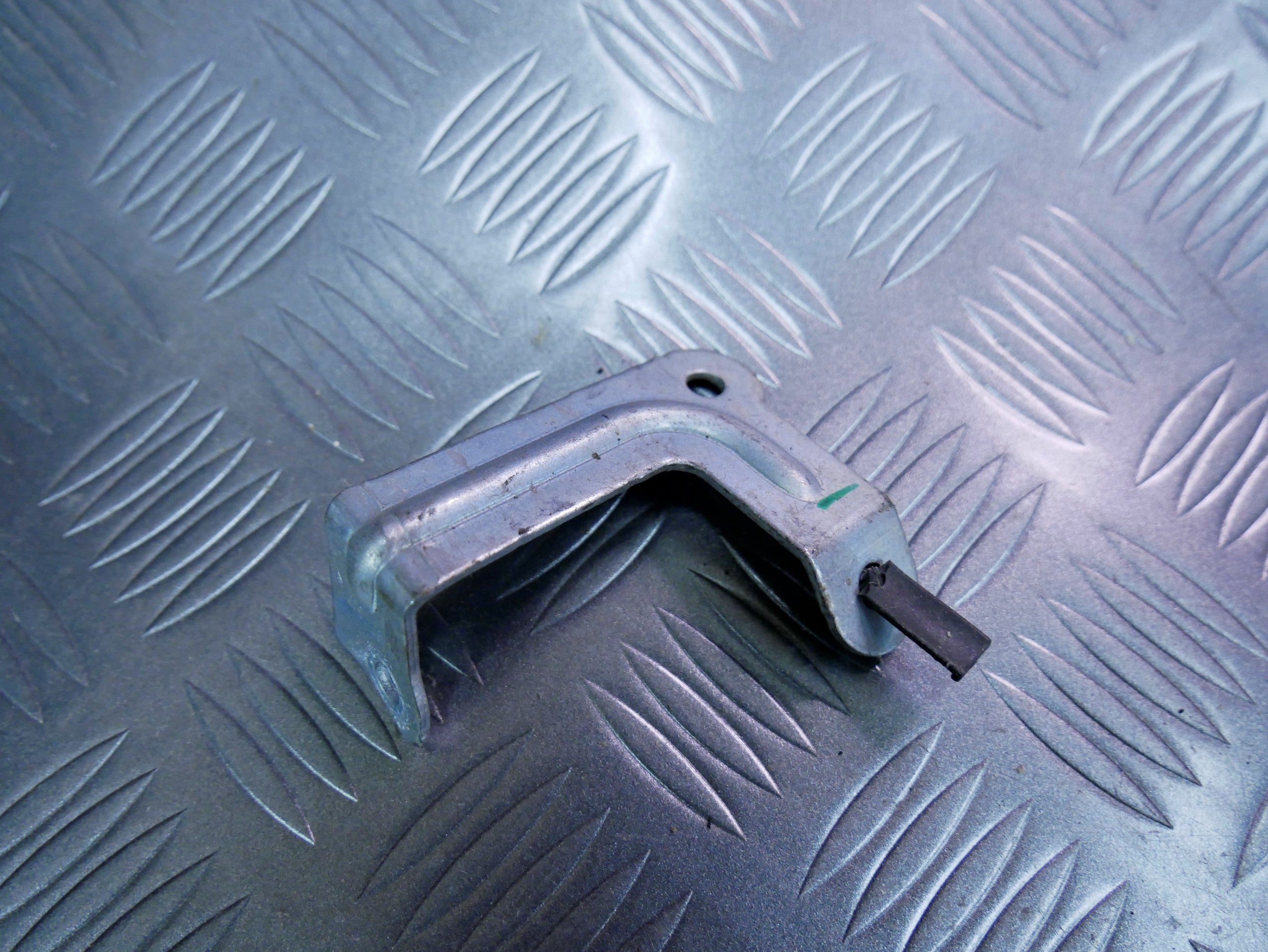 Mocowanie wiązki 06J971502C SKODA SUPERB II