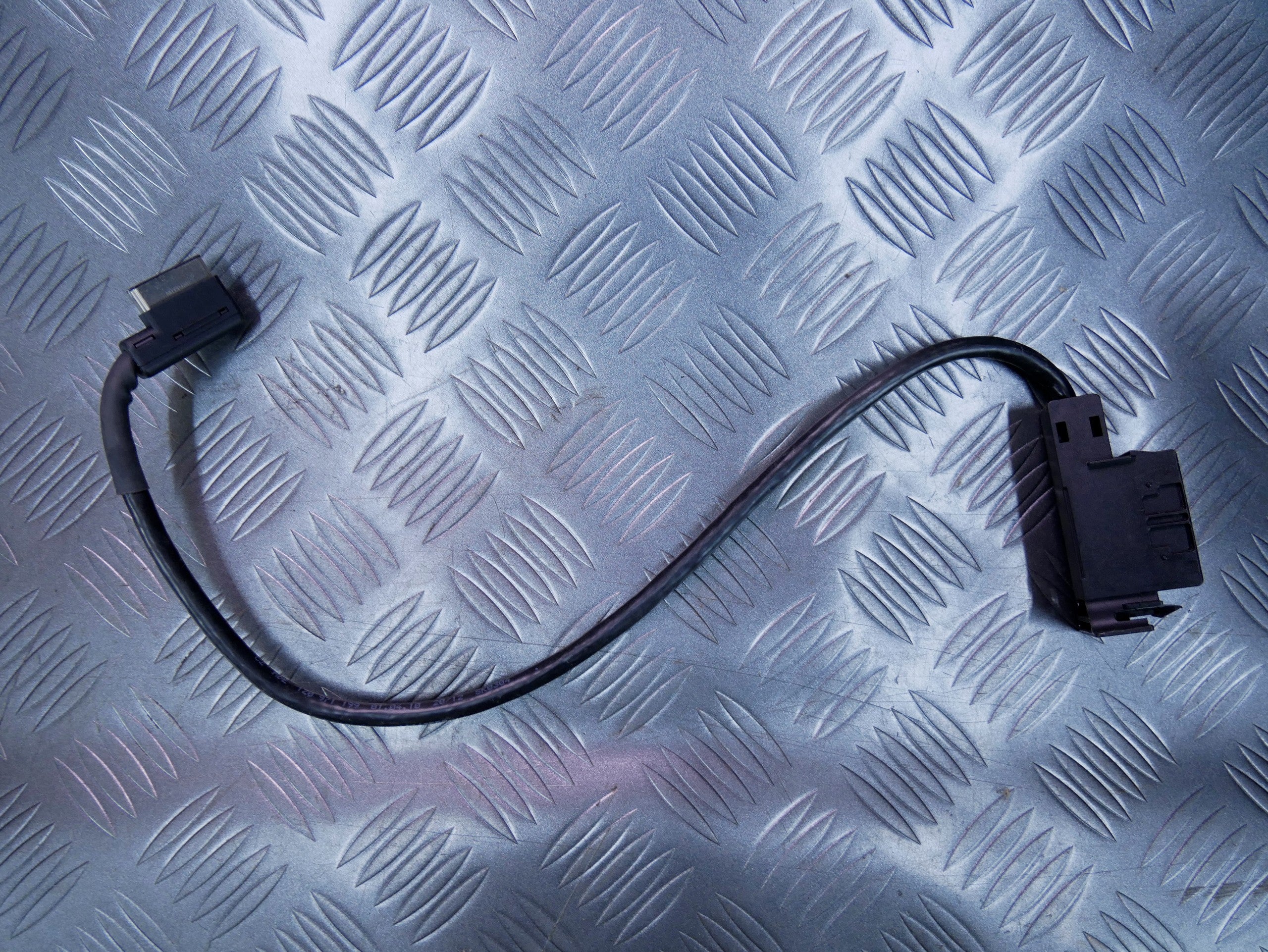 Kabel przewód interfejsu MEDIA-IN 7L6035727 SKODA SUPERB II