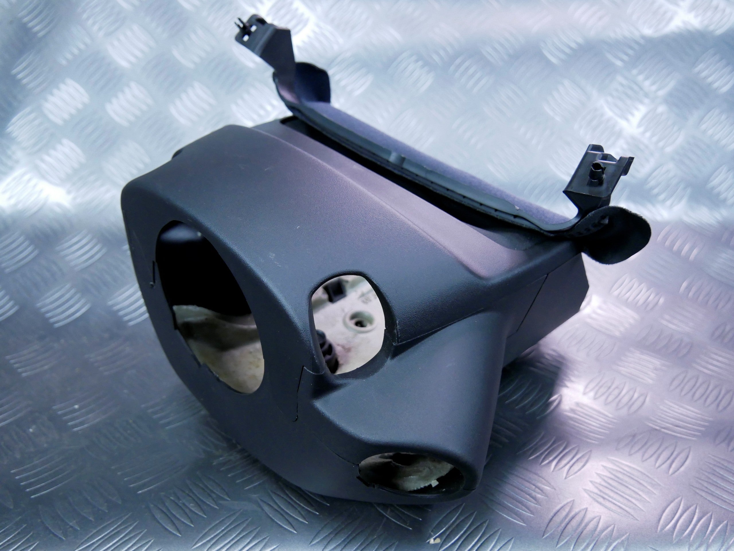 Osłona obudowa kierownicy 13305845 OPEL MERIVA B