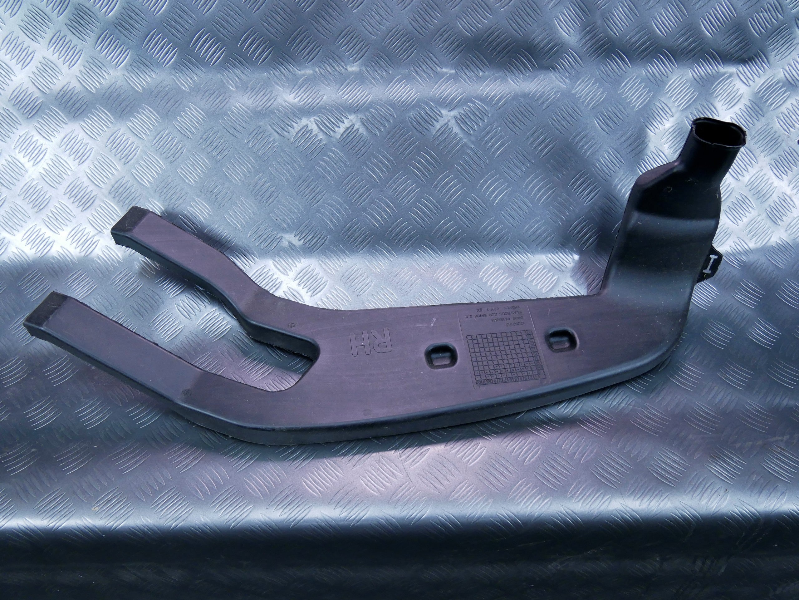 Rura kanał powietrza 13262813 OPEL MERIVA B