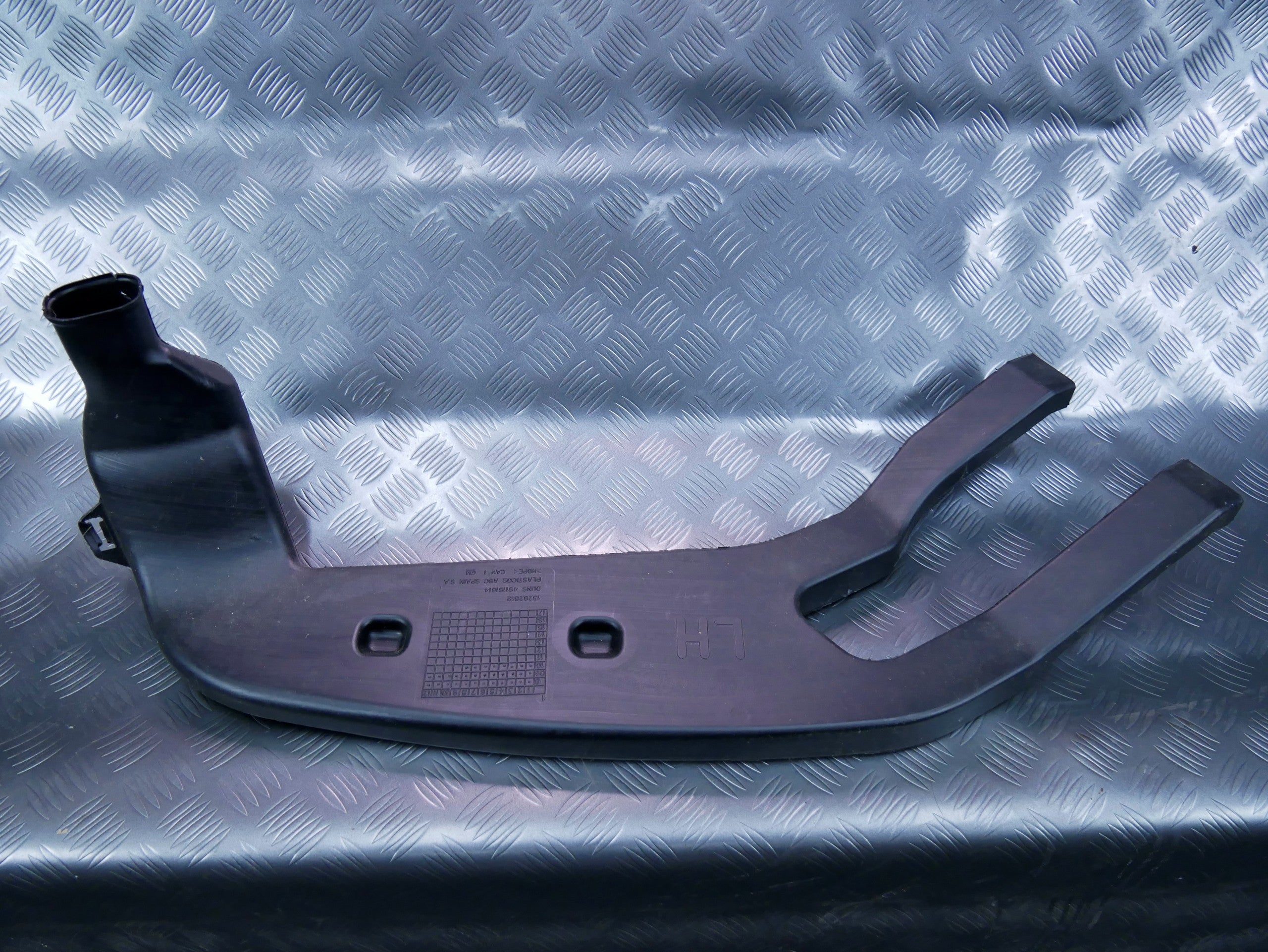 Rura kanał powietrza lewy 13262812 OPEL MERIVA B