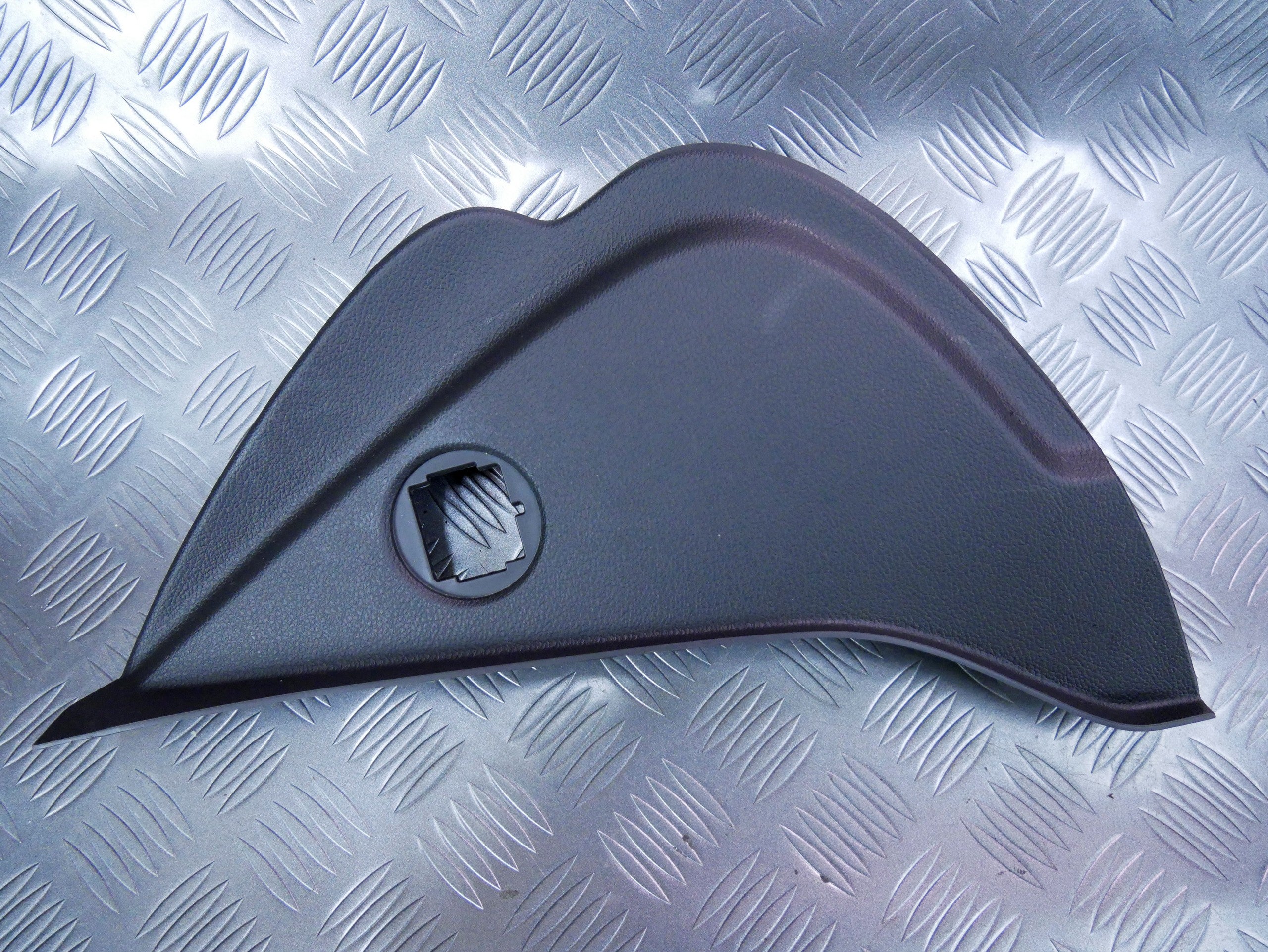 Osłona zaślepka boku konsoli prawa 13258314 OPEL MERIVA B