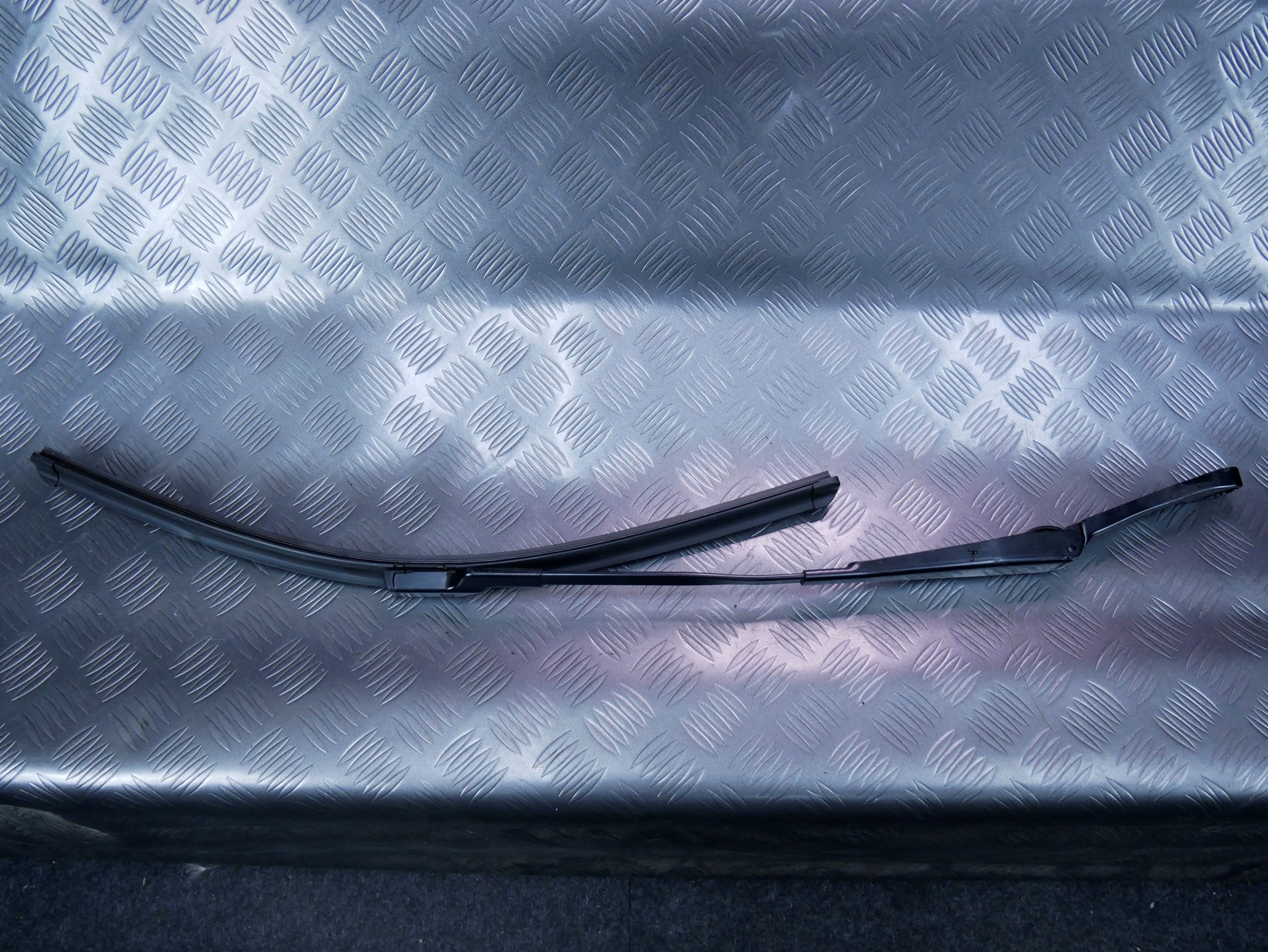 Wycieraczka prawa ramię 13250423 OPEL MERIVA B