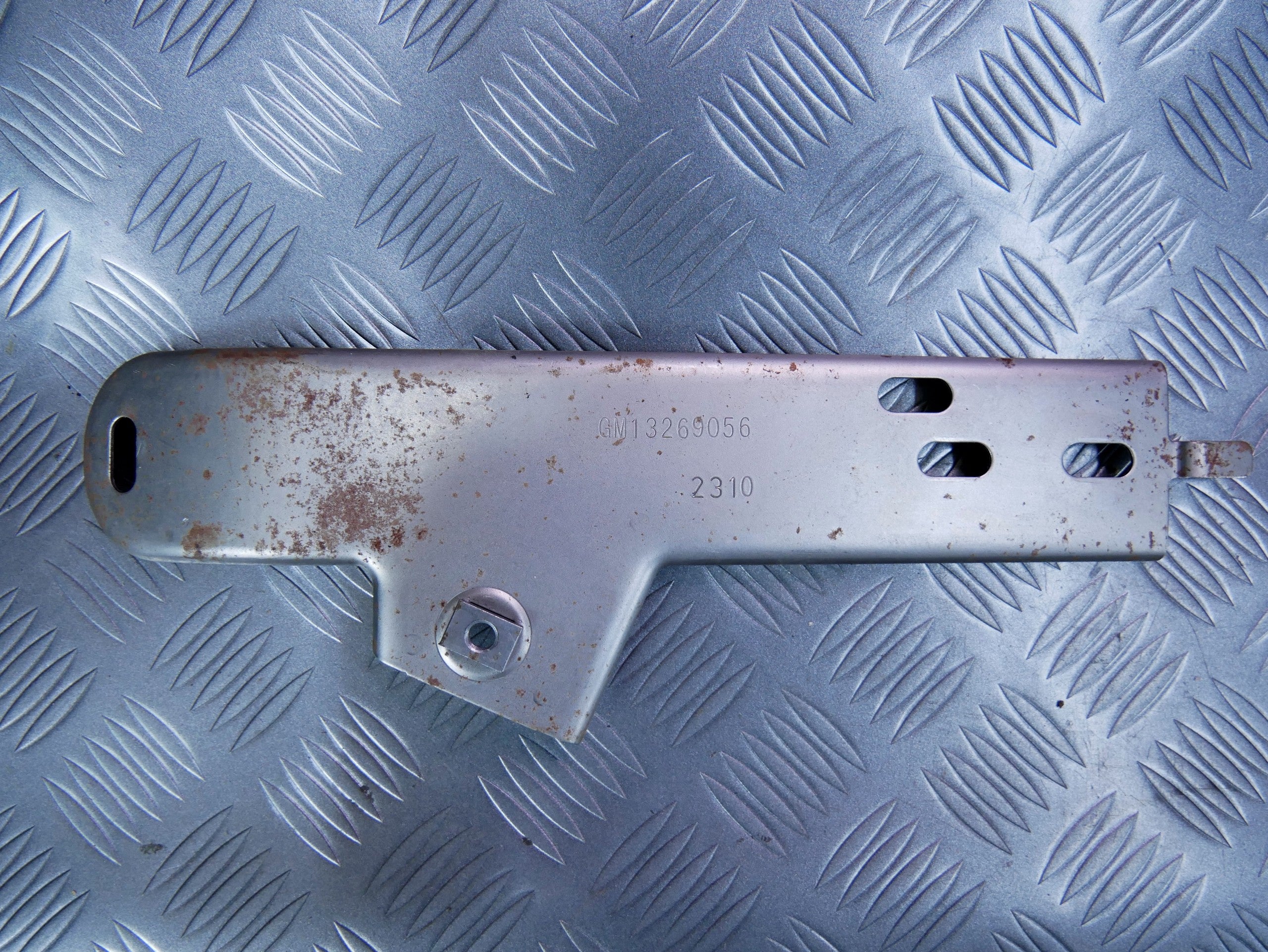 Mocowanie deski konsoli 13269056 OPEL MERIVA B