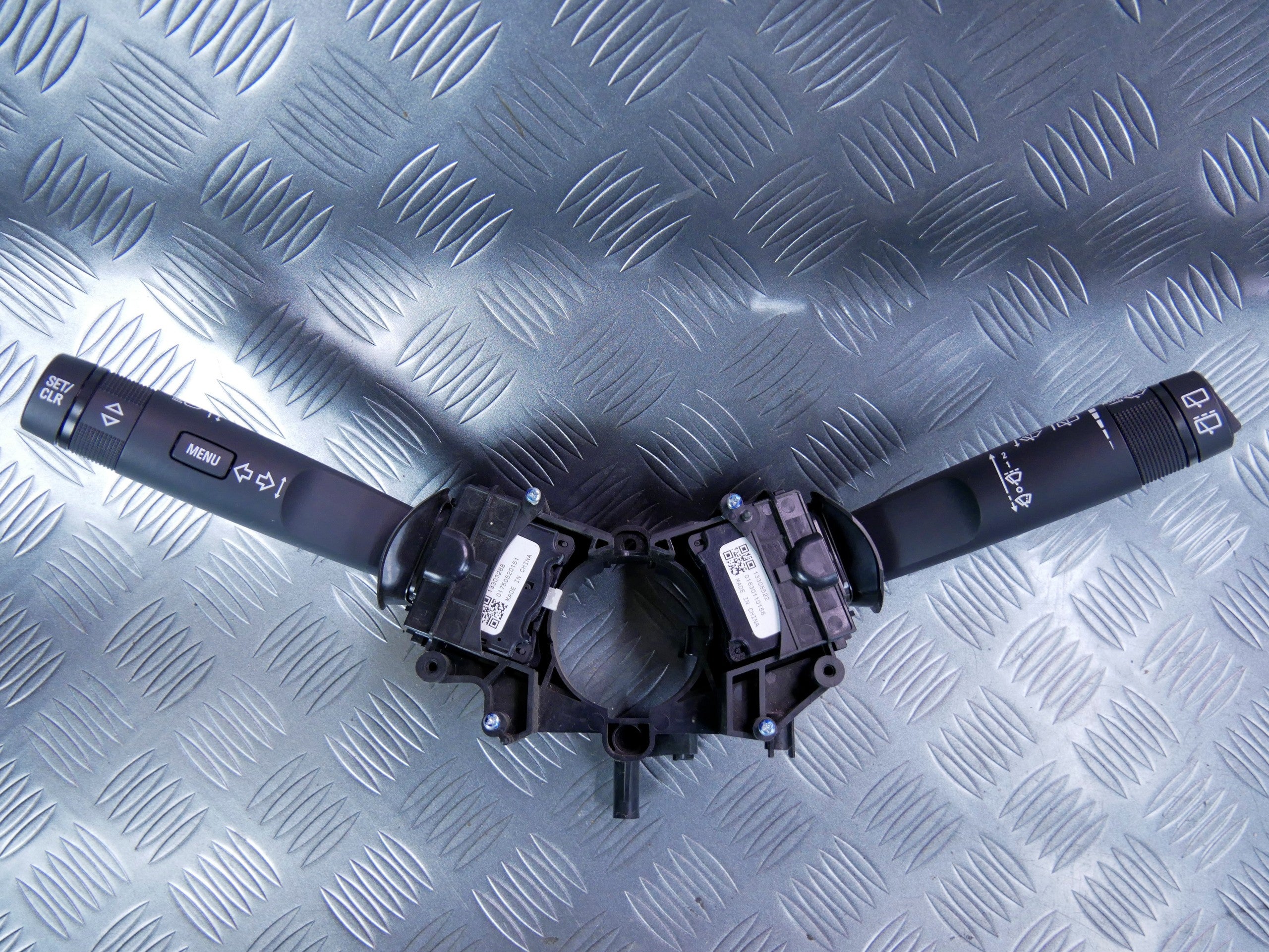 Przełącznik zespolony 13303268 13305522 OPEL MERIVA B