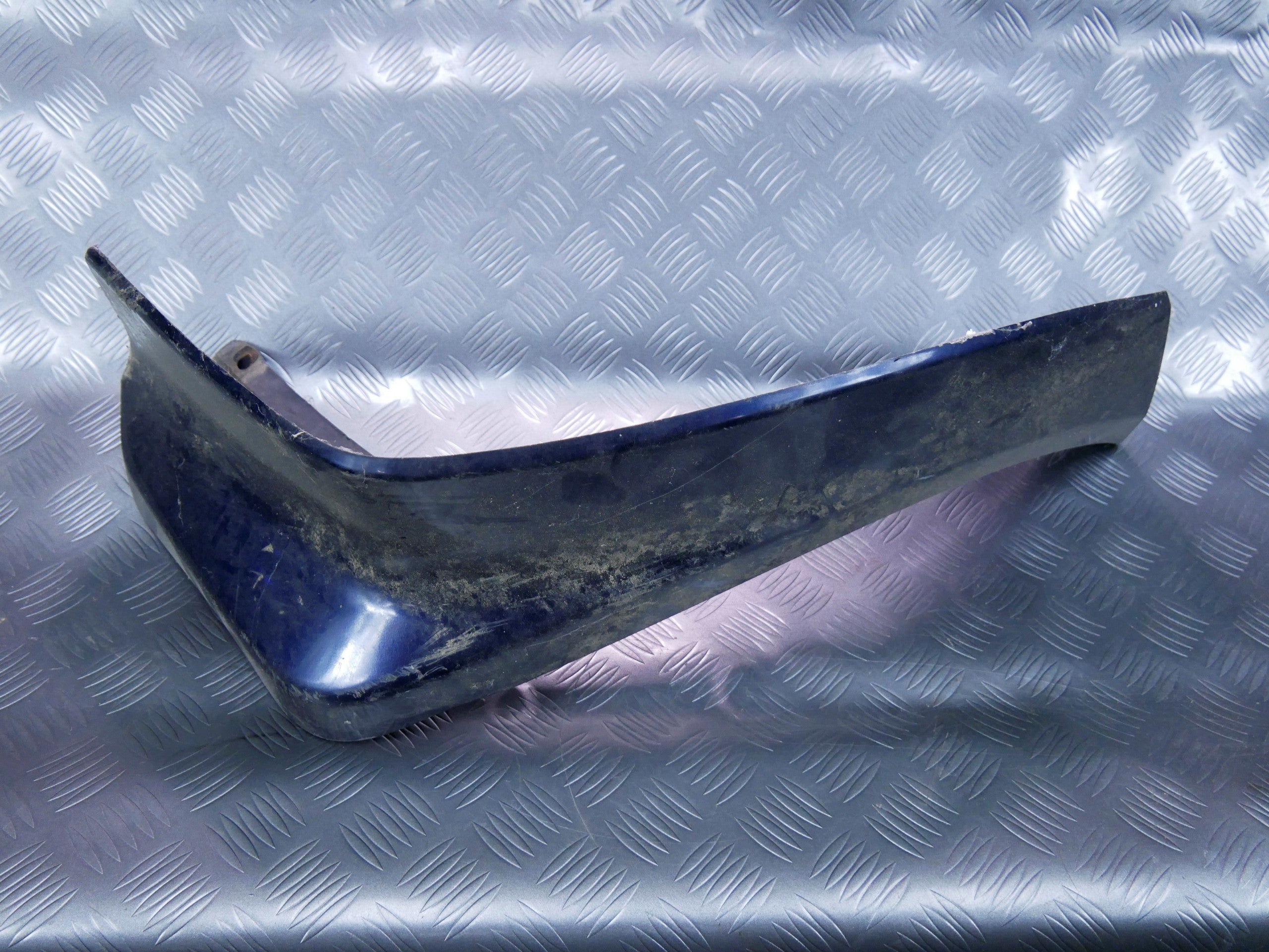 Narożnik hokej spoiler zderzaka tył tylny prawy MR478782 PAJERO III