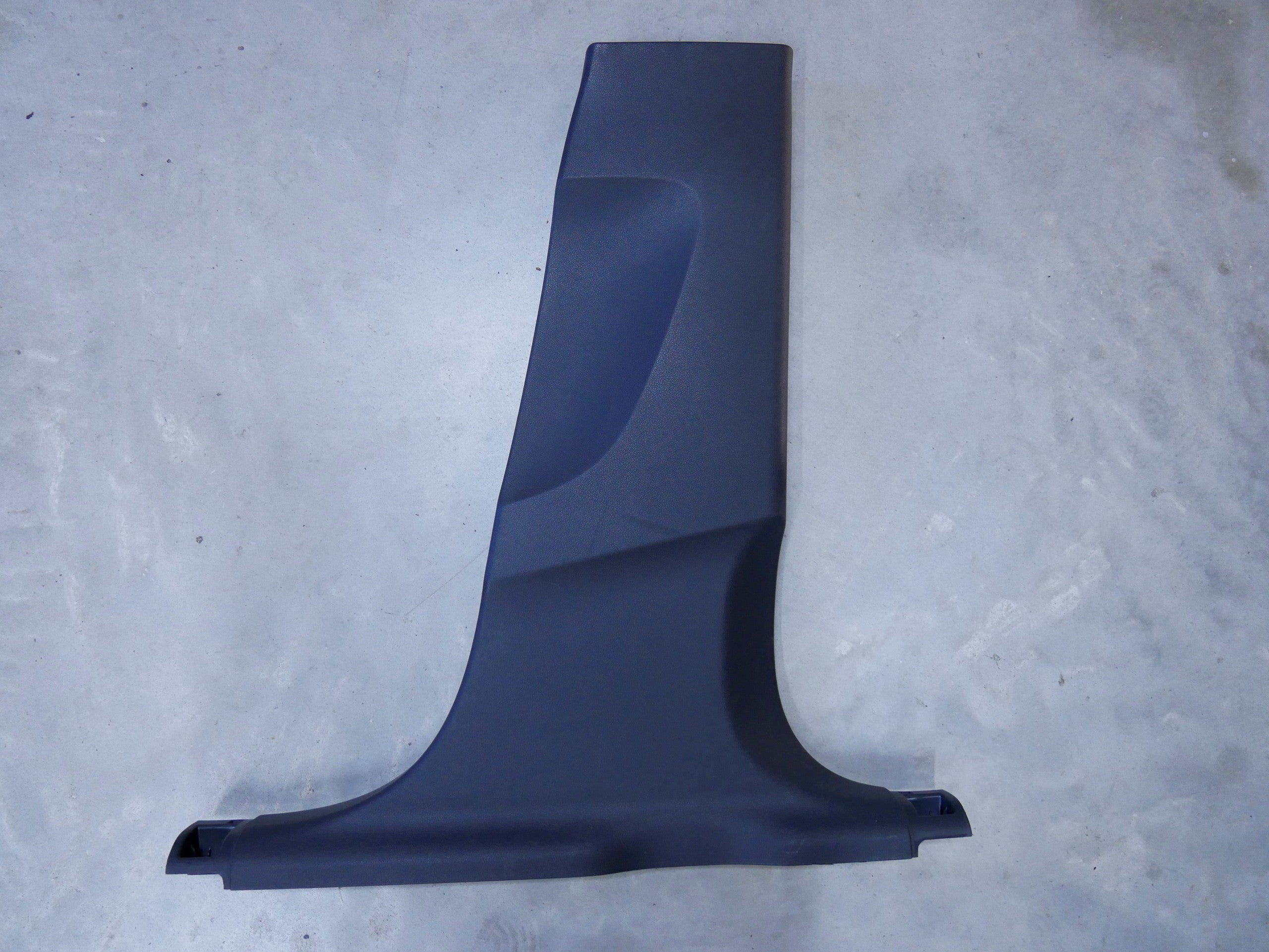 Osłona słupka środkowego prawa 8U0867240A AUDI Q3 8U0