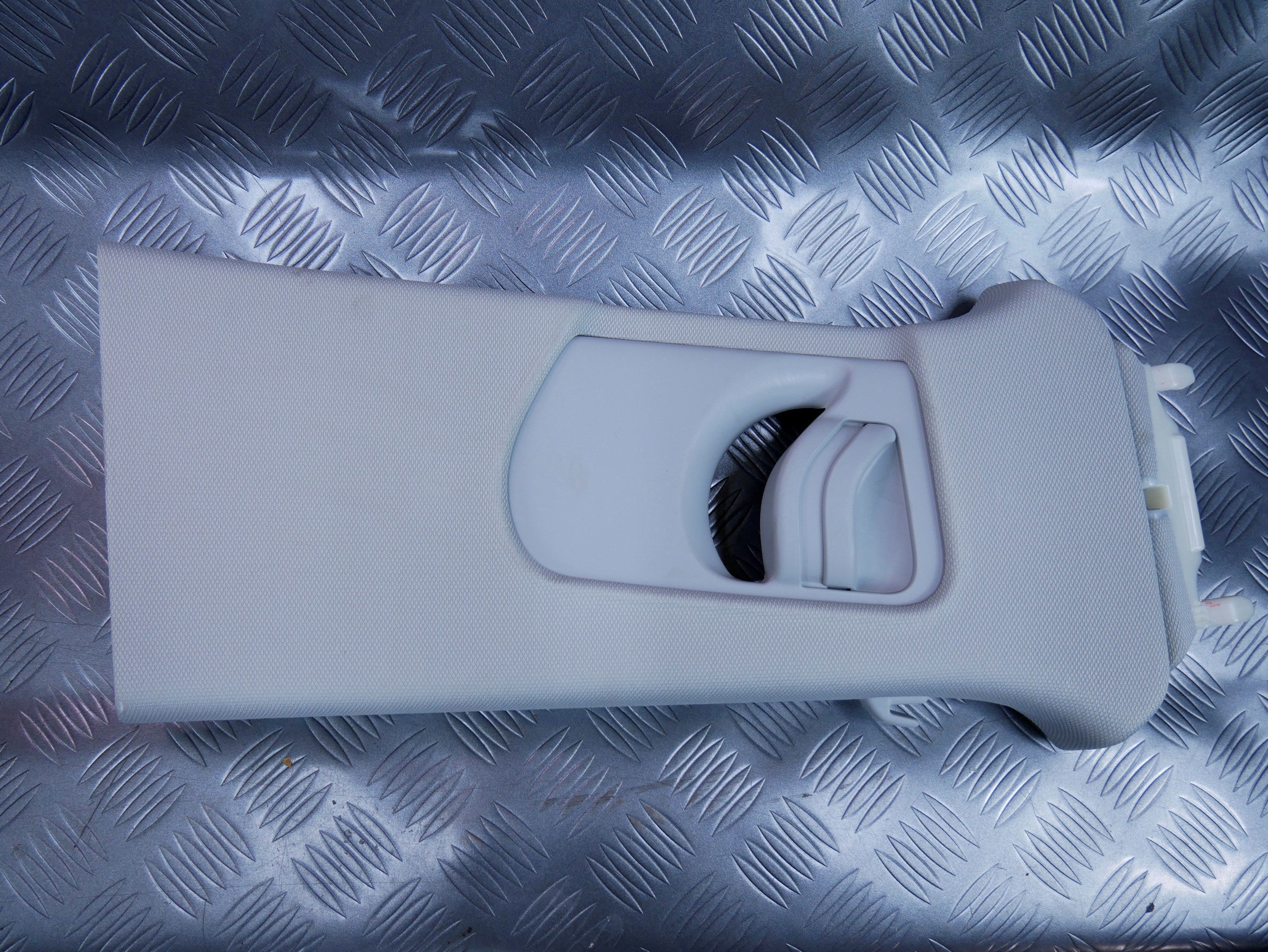 Osłona poszycie słupka środkowego prawe 8U0867244 AUDI Q3 8U0