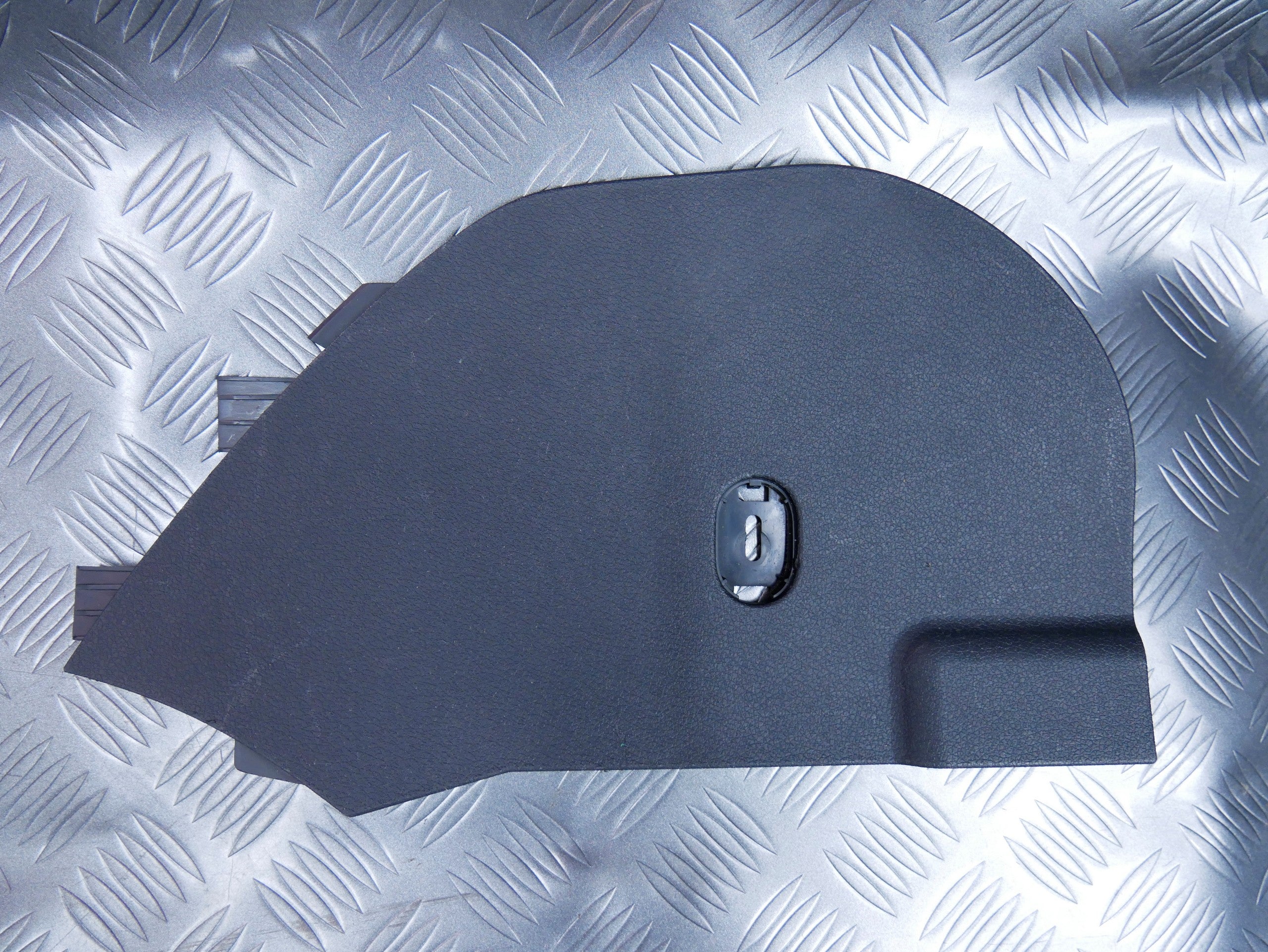 Osłona boku tunelu lewa 8U1863305 AUDI Q3 8U0