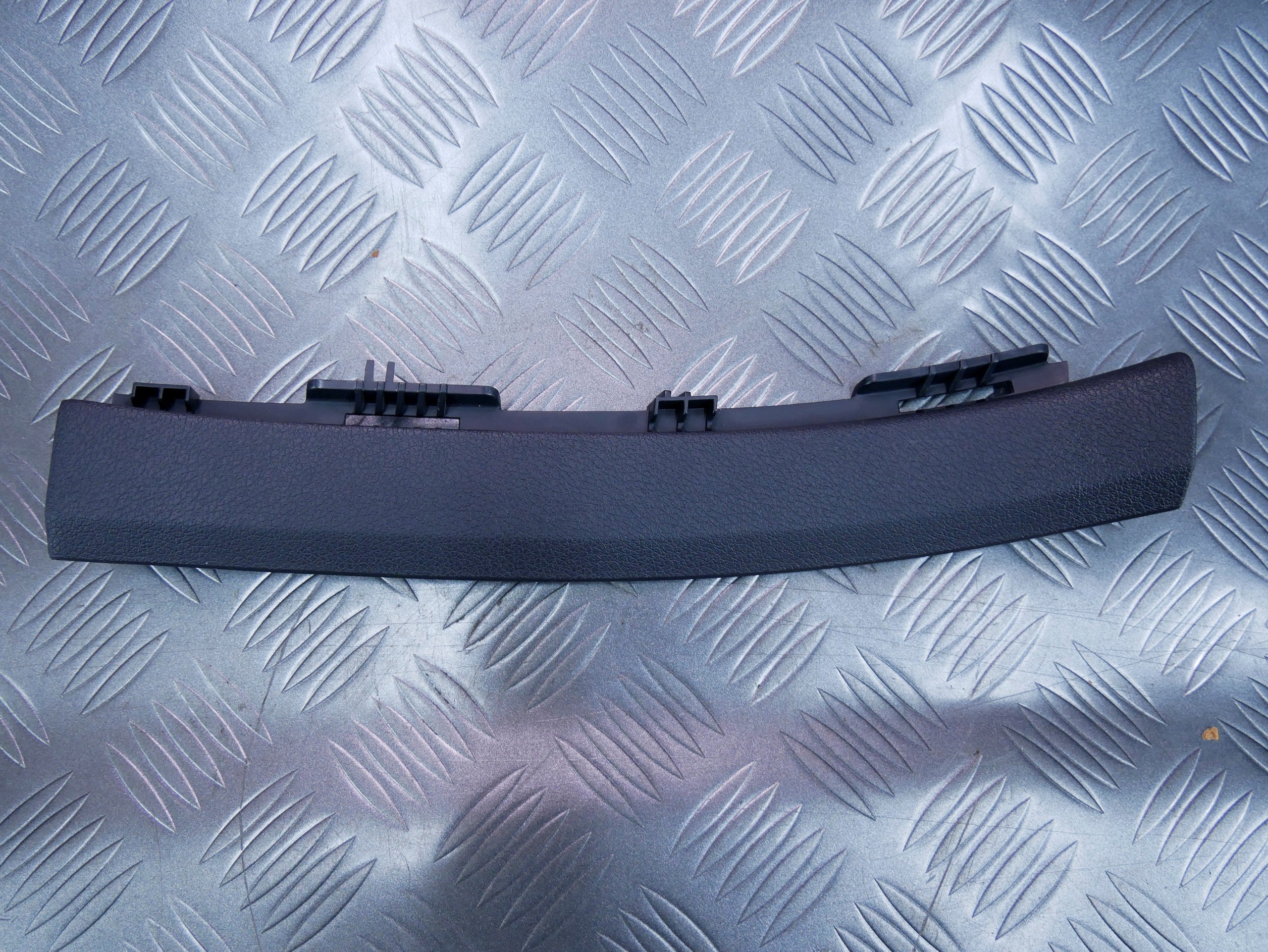 Osłona listwa zaślepka konsoli prawa 8U0868204 AUDI Q3 8U0