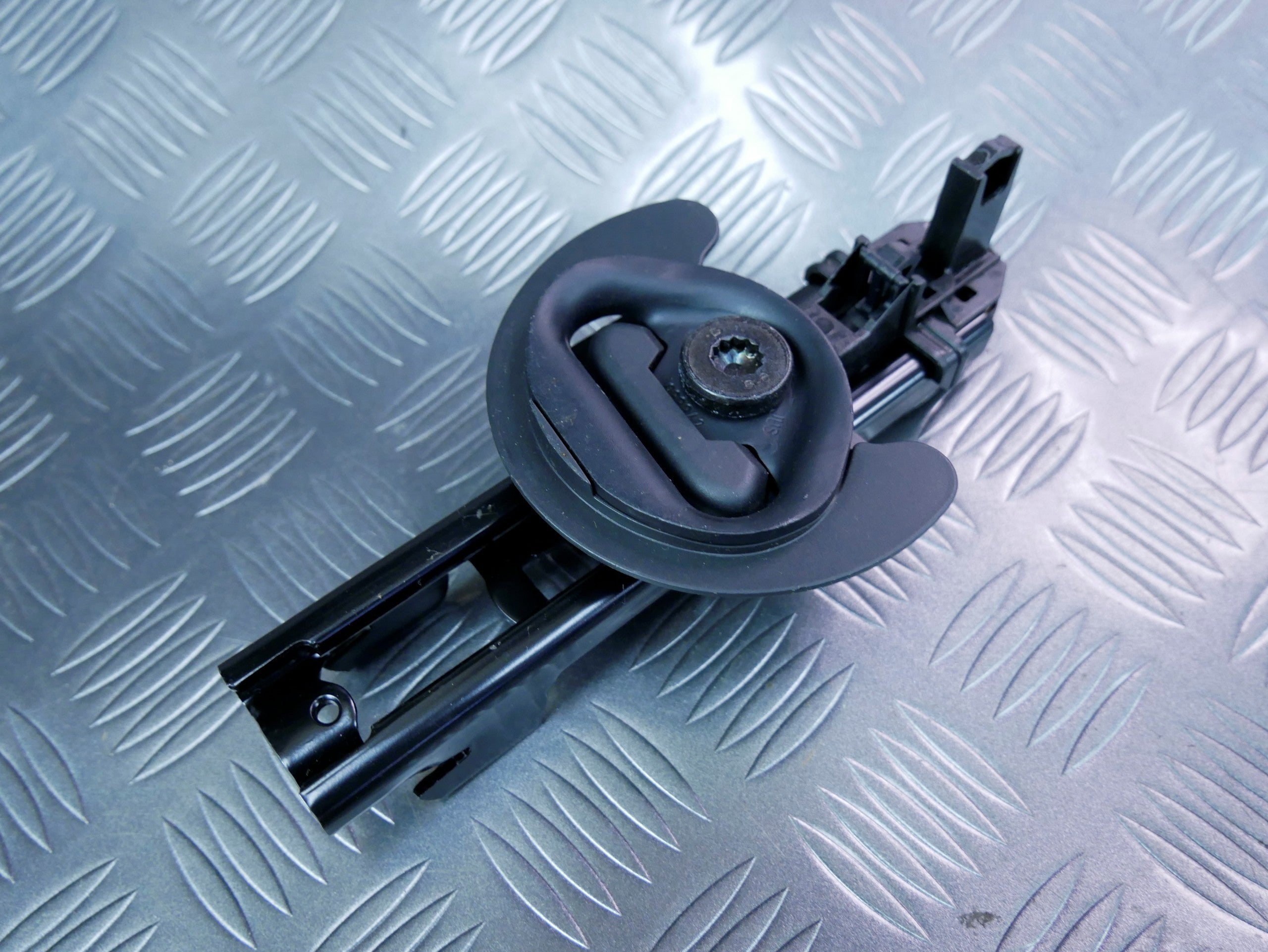 Suwak regulator wysokości pasa prawy lewy 8T0857833 AUDI Q3 8U0