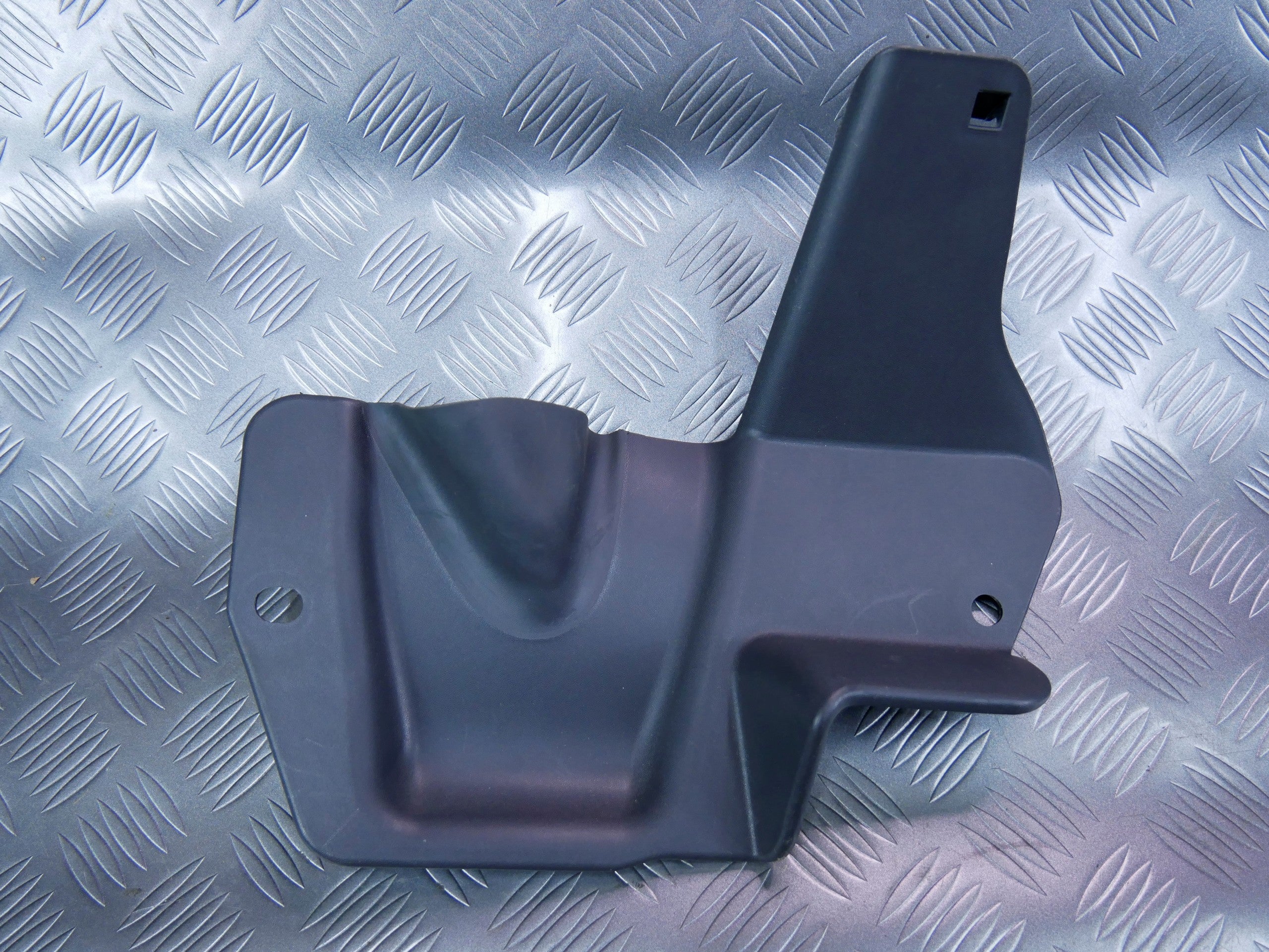 Osłona kolumny kierownicy 5N1863129B AUDI Q3 8U0