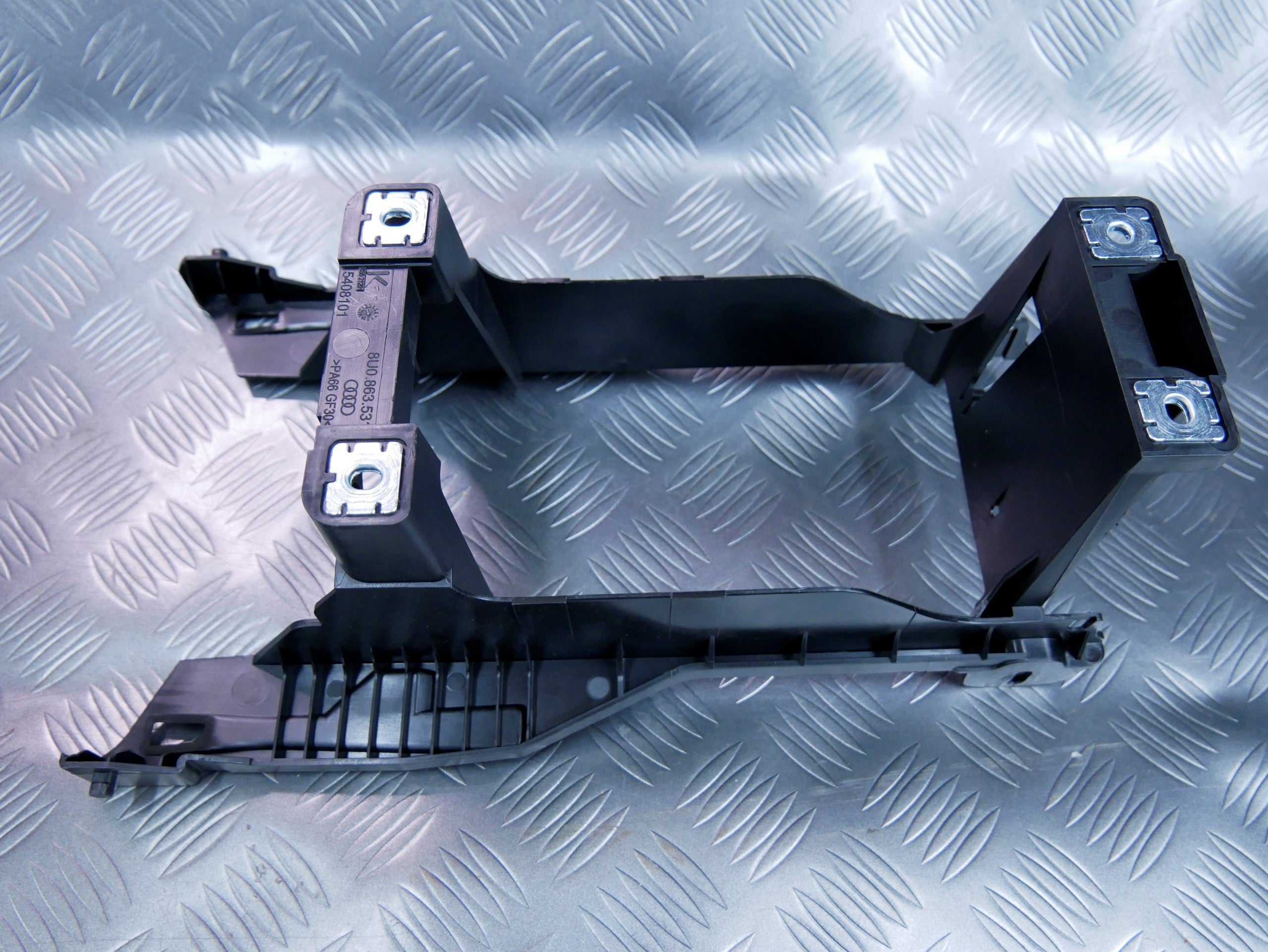 Mocowanie tunelu wybieraka 8U0863531 AUDI Q3 8U0