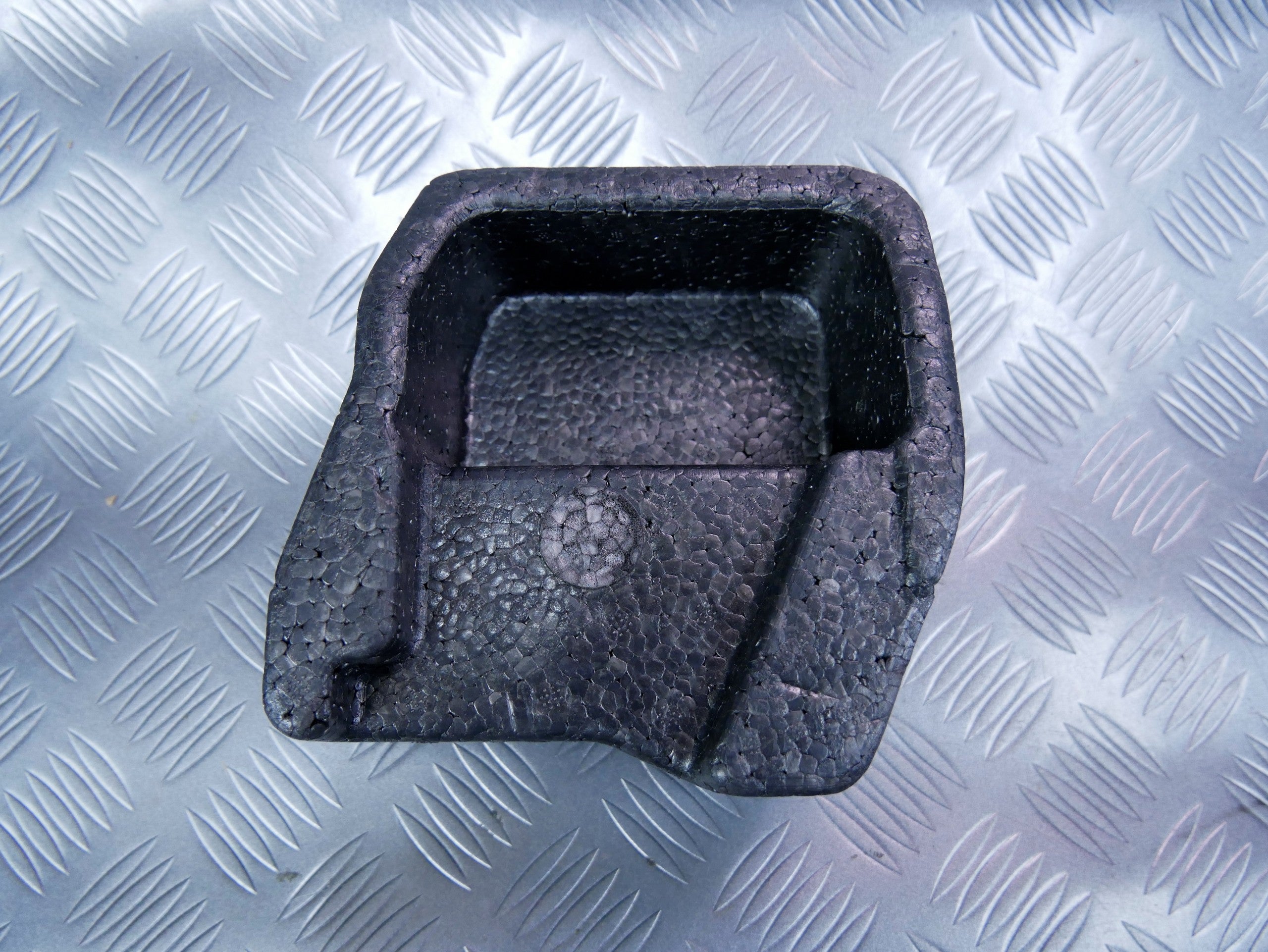 Styropian bagażnika 8U0012109C AUDI Q3 8U0