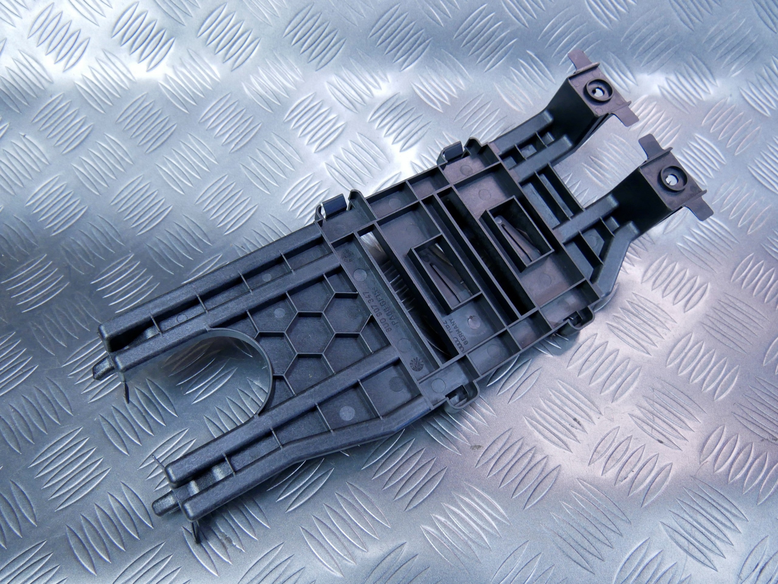 Mocowanie sterownika 8U0907347 AUDI Q3 8U0