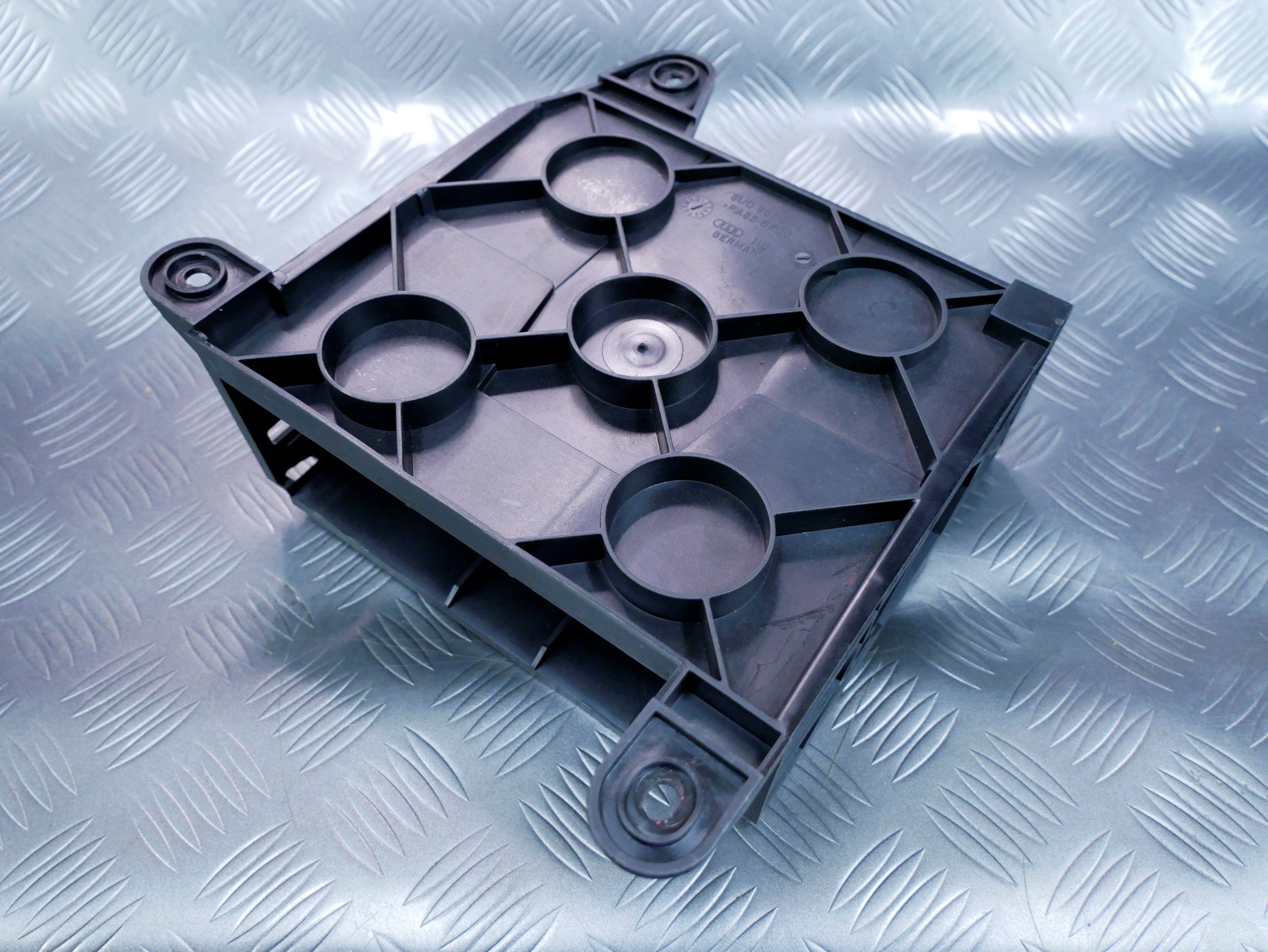 Mocowanie sterownika 8U0907368 AUDI Q3 8U0