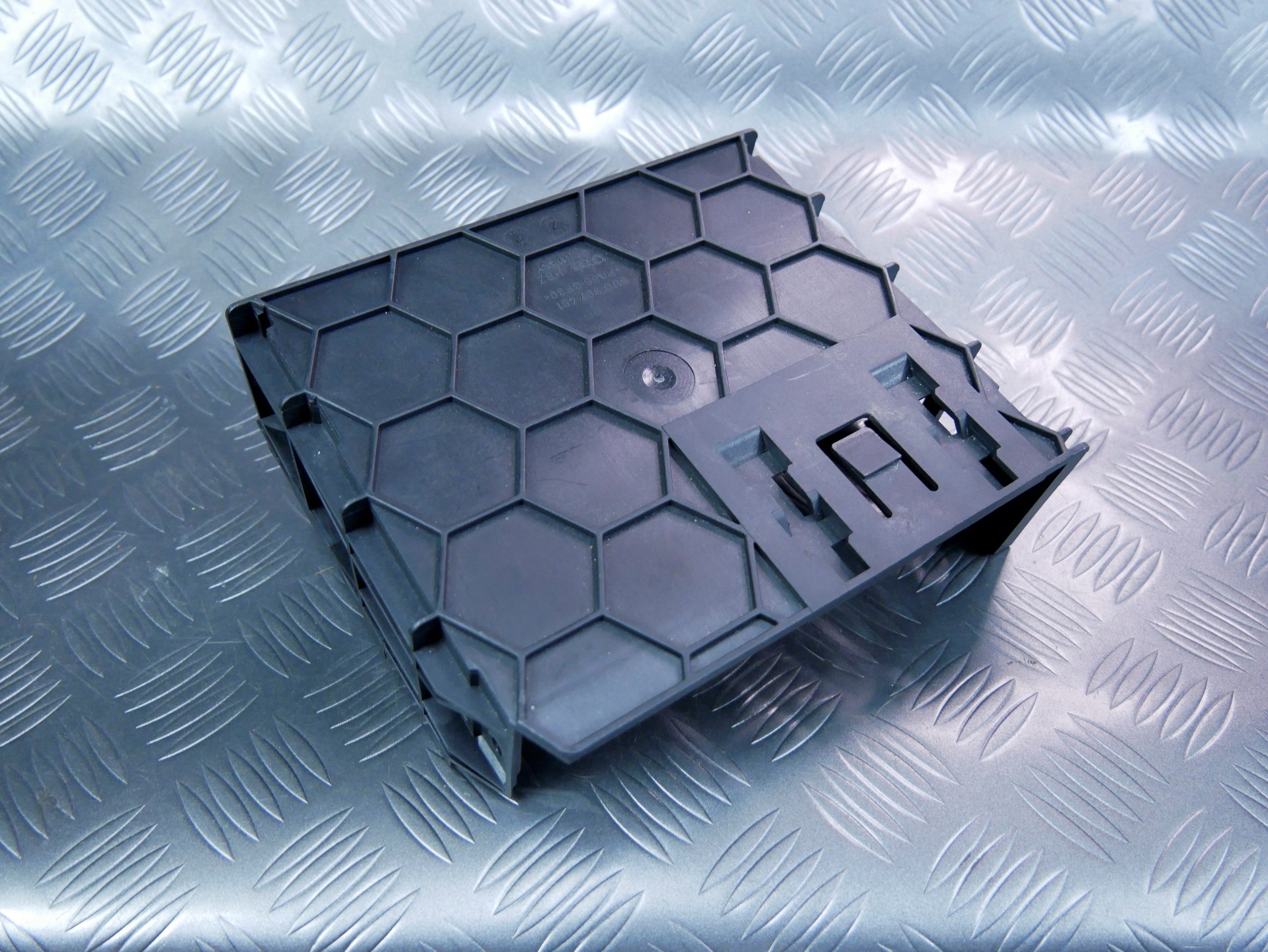 Mocowanie sterownika 8U0907461 AUDI Q3 8U0