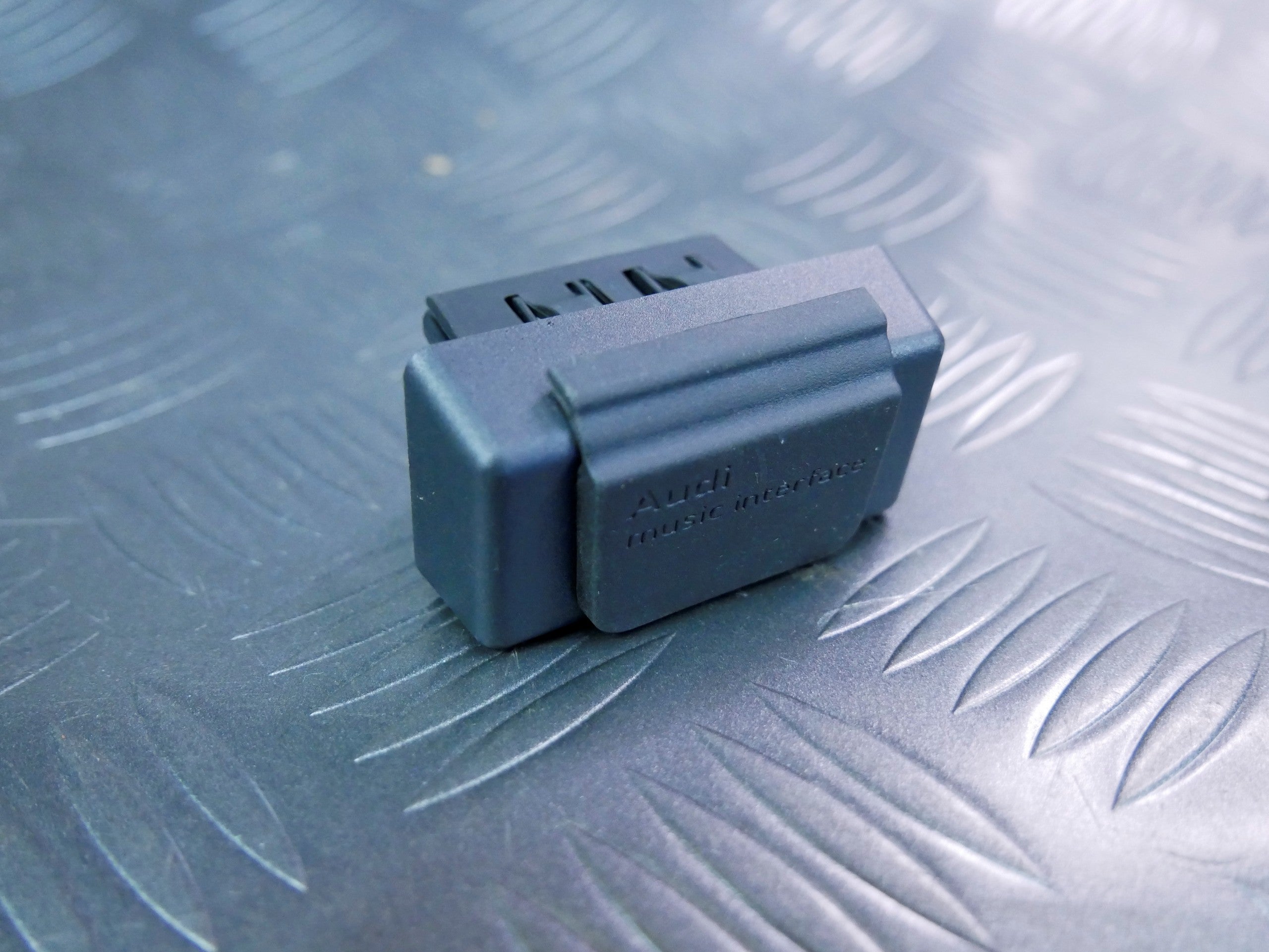 Osłona zaślepka wtyczki multimediów 4H0035909 AUDI Q3 8U0