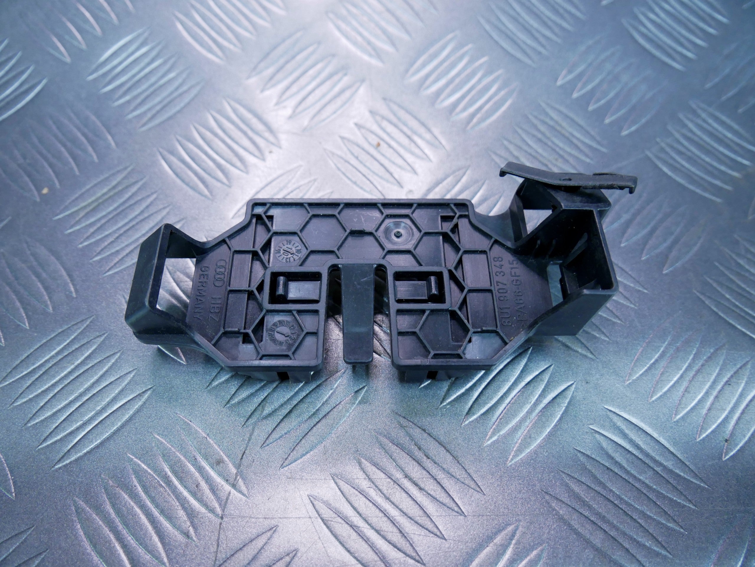 Mocowanie sterownika 8U1907348 AUDI Q3 8U0