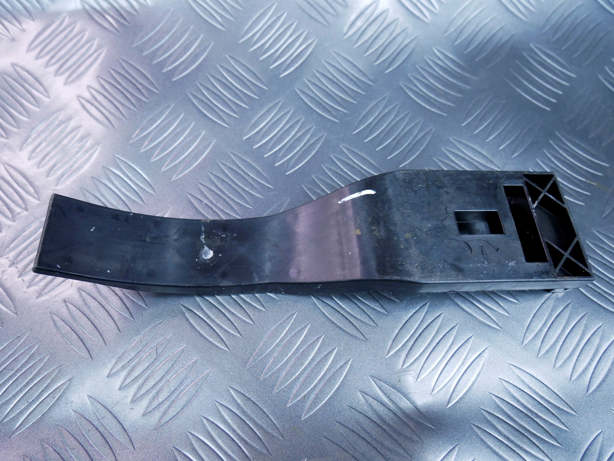 Wspornik mocowanie instalacji 5N0971462 AUDI Q3 8U0