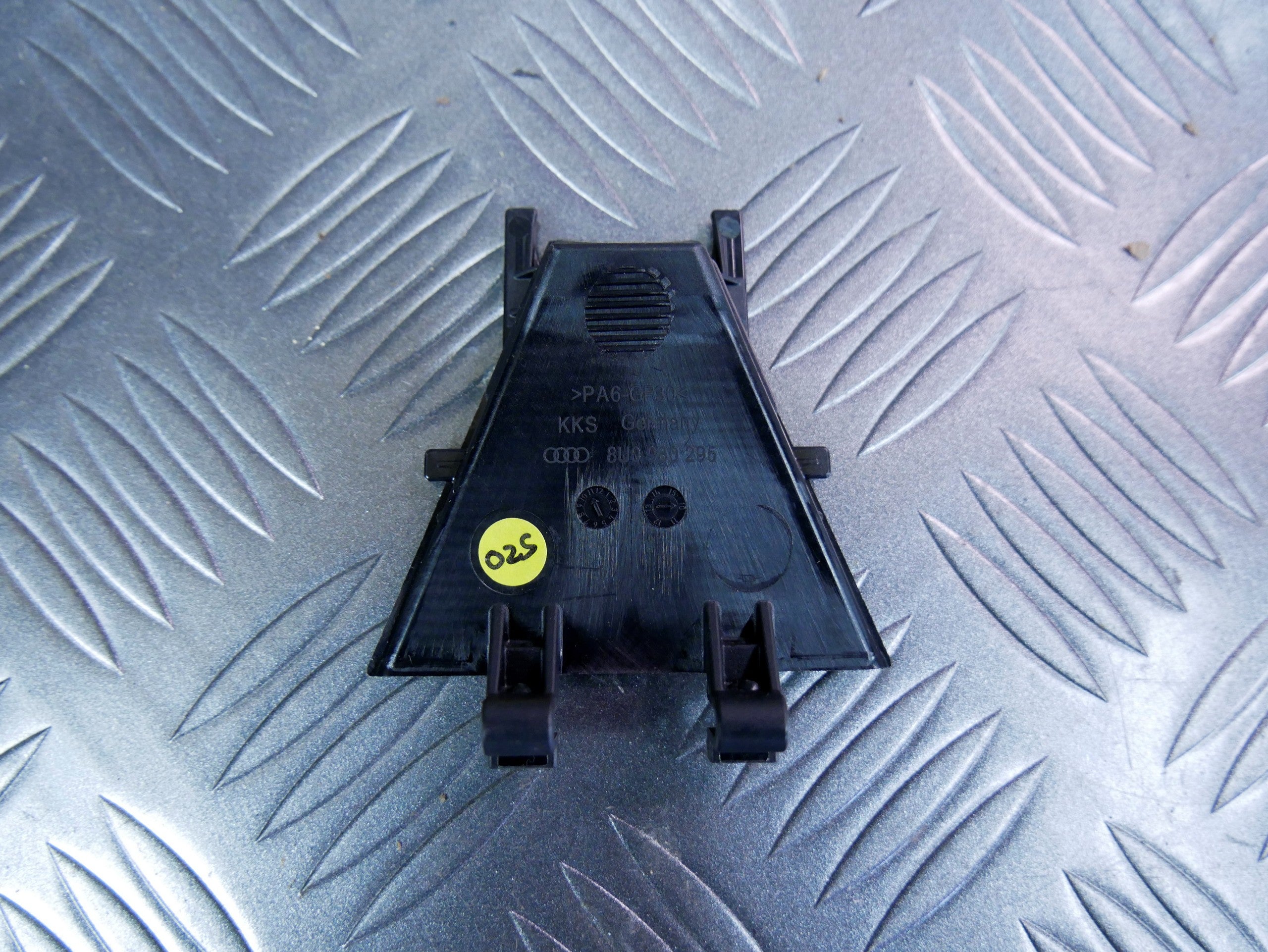 Osłona zaślepka sensora deszczu 8U0980295 AUDI Q3 8U0