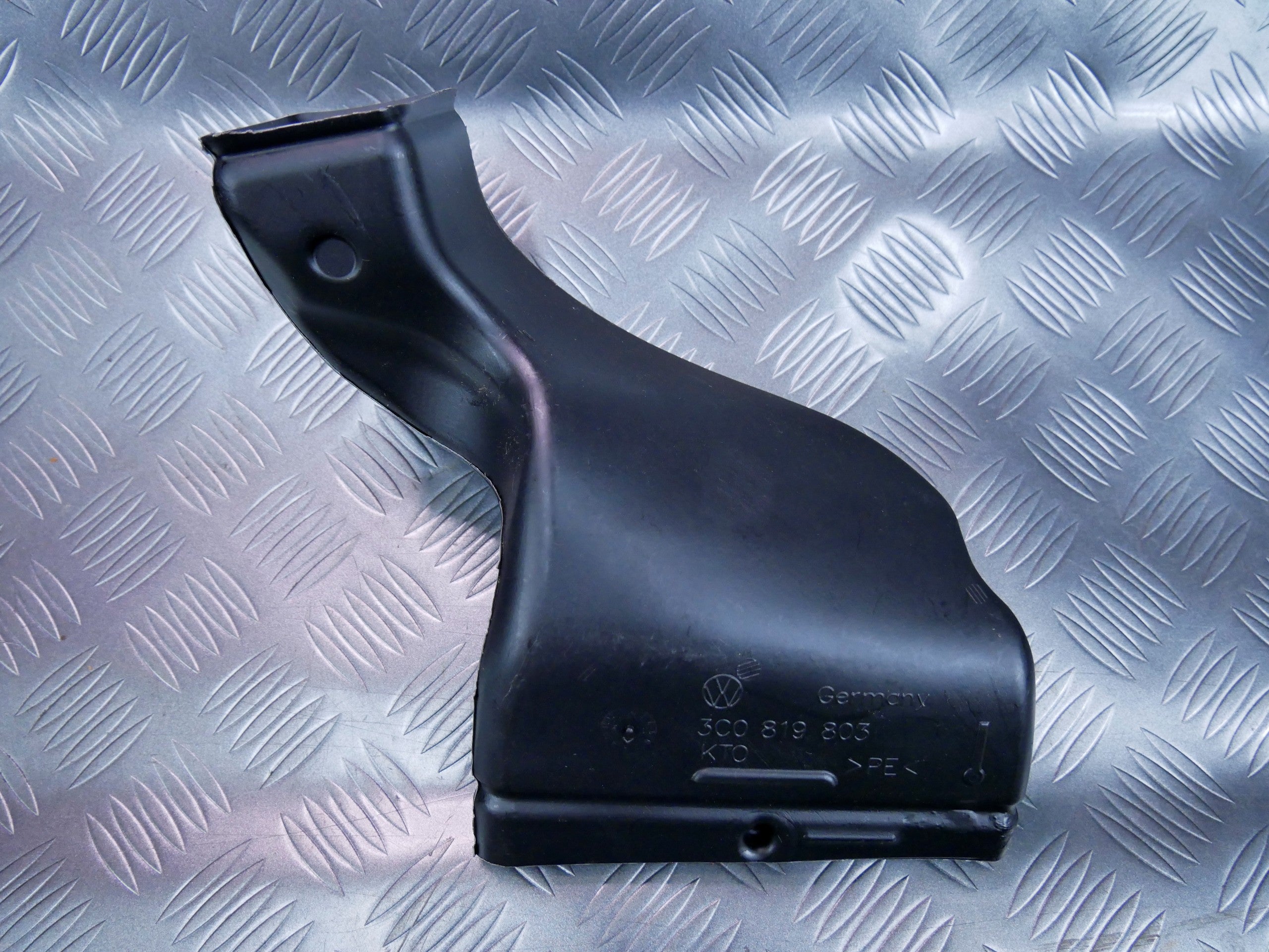 Kanał powietrza nagrzewnicy 3C0819803 AUDI Q3 8U0