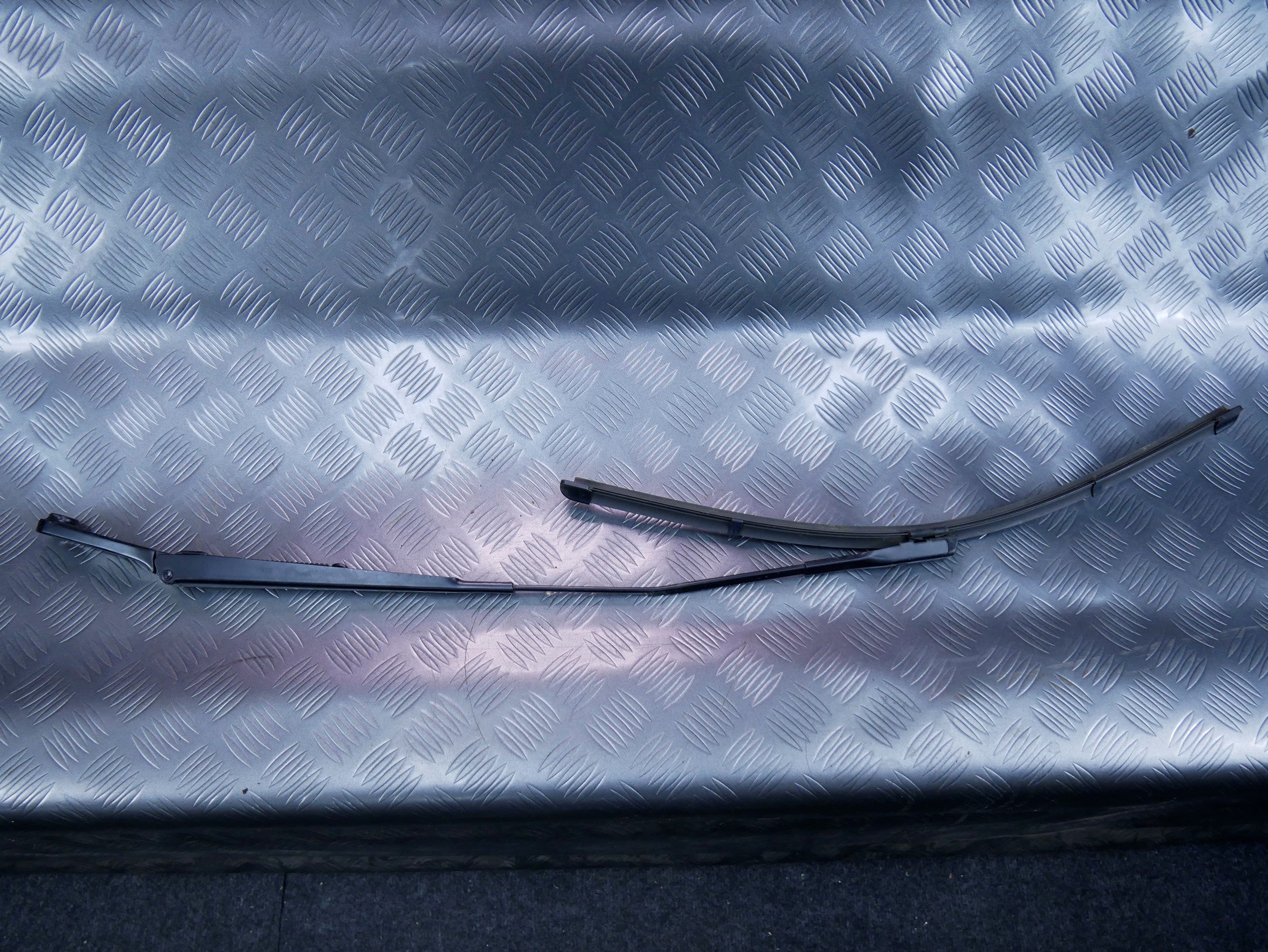 Ramię wycieraczka prawa 8U1955408 AUDI Q3 8U0