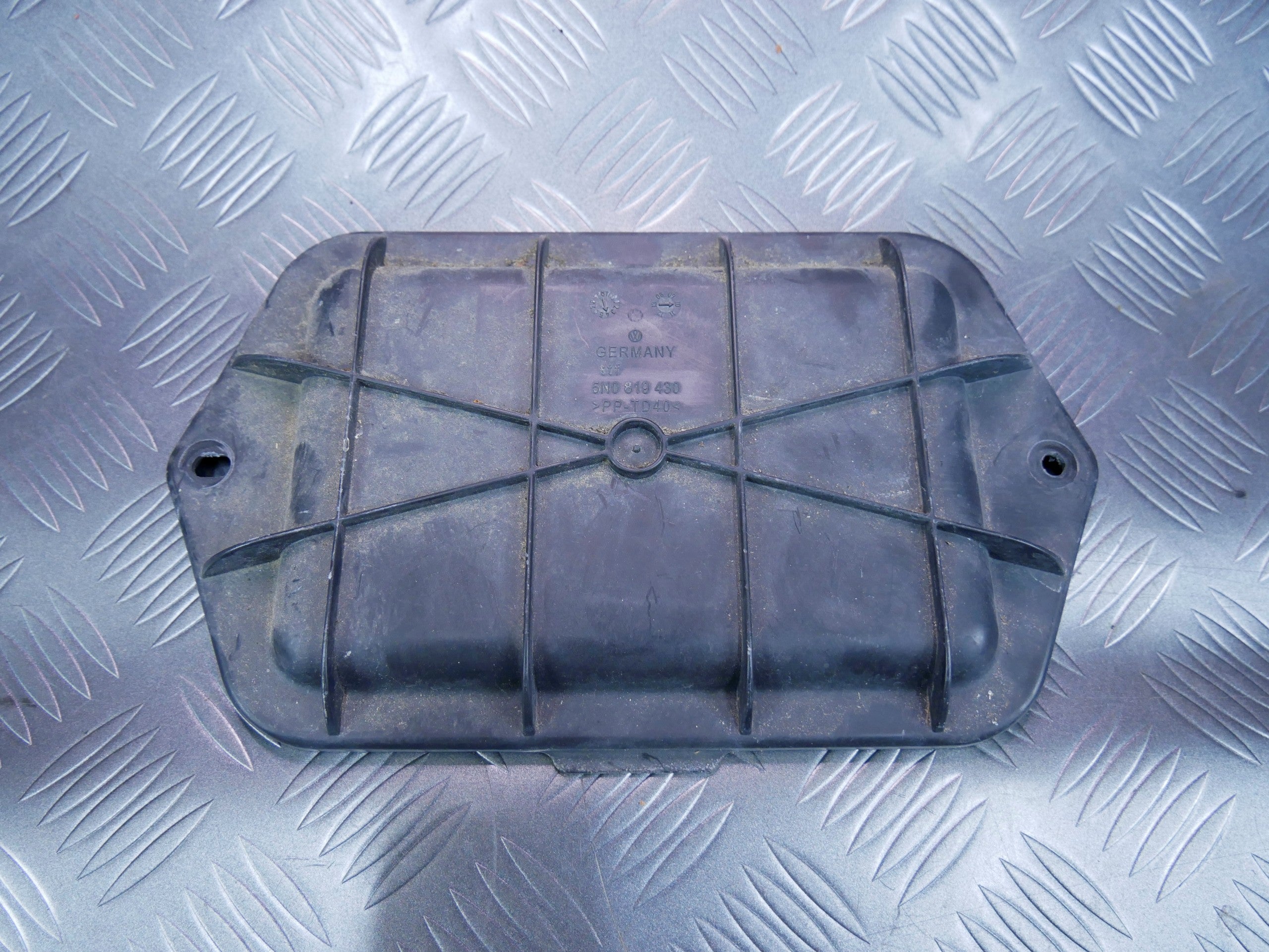 Osłona zaślepka podszybia 5N0819430 AUDI Q3 8U0