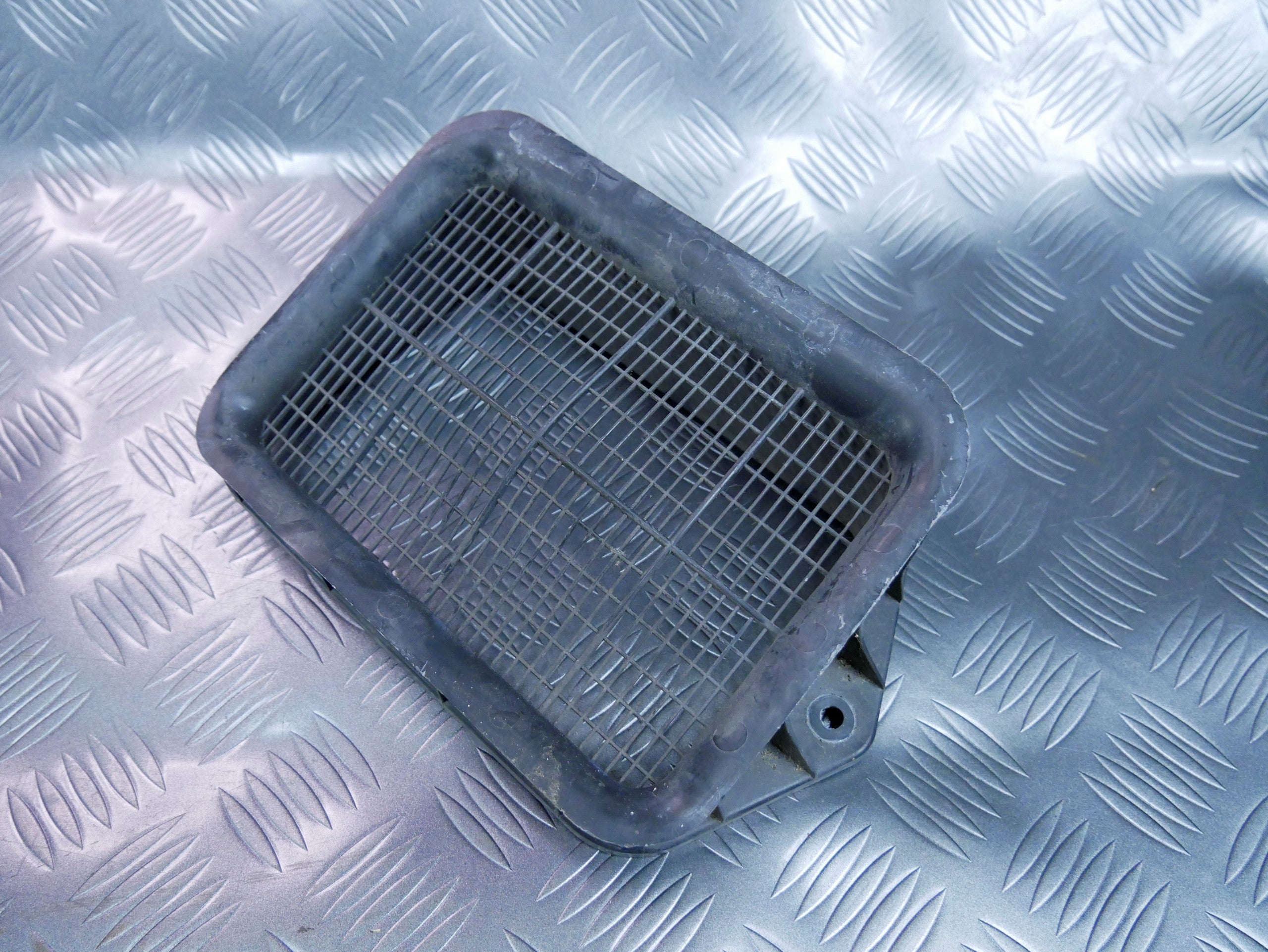 Kratka wentylacyjna 5N0815479 AUDI Q3 8U0