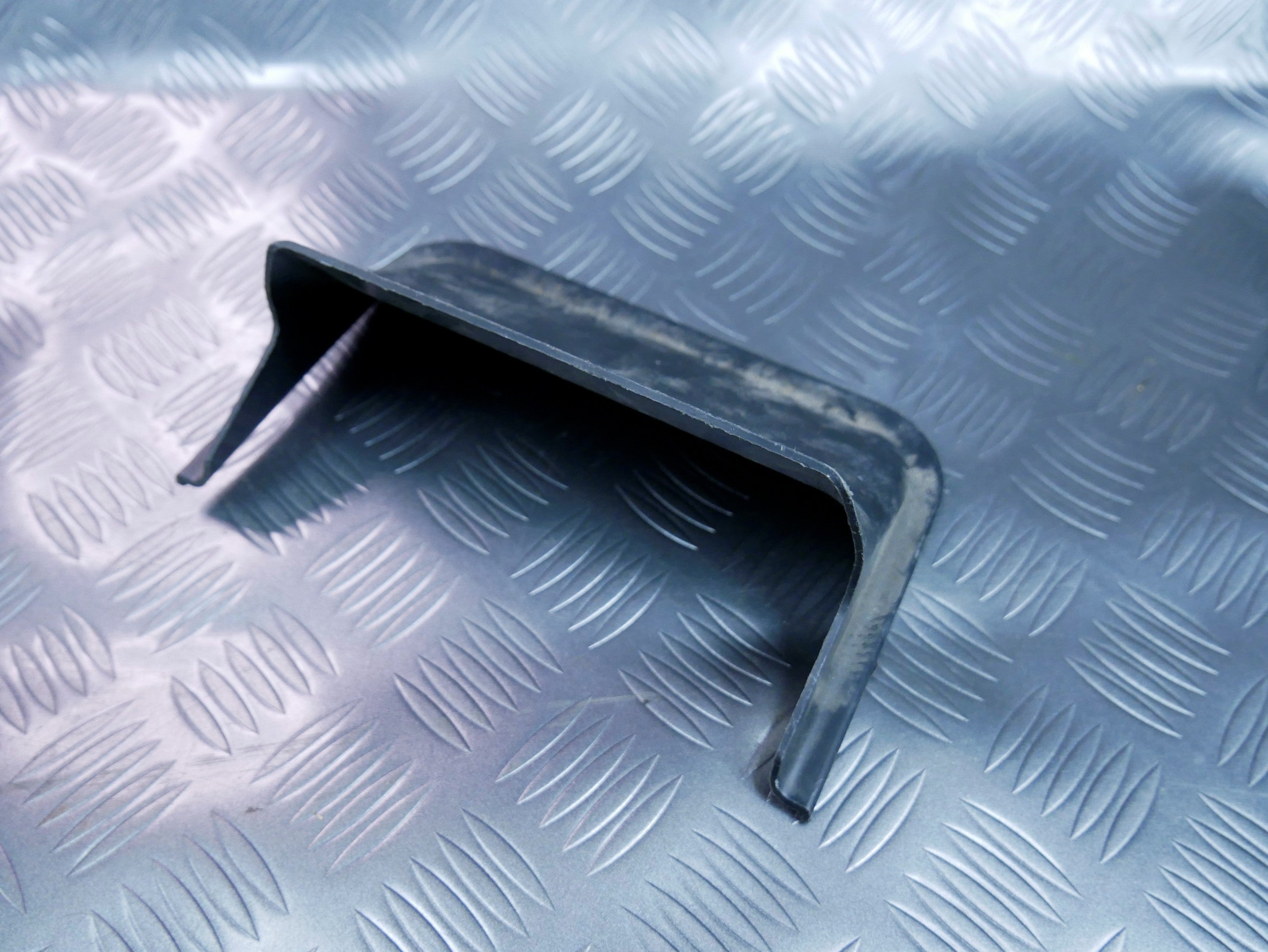 Wlot łapacz powietrza 7N0815159 AUDI Q3 8U0