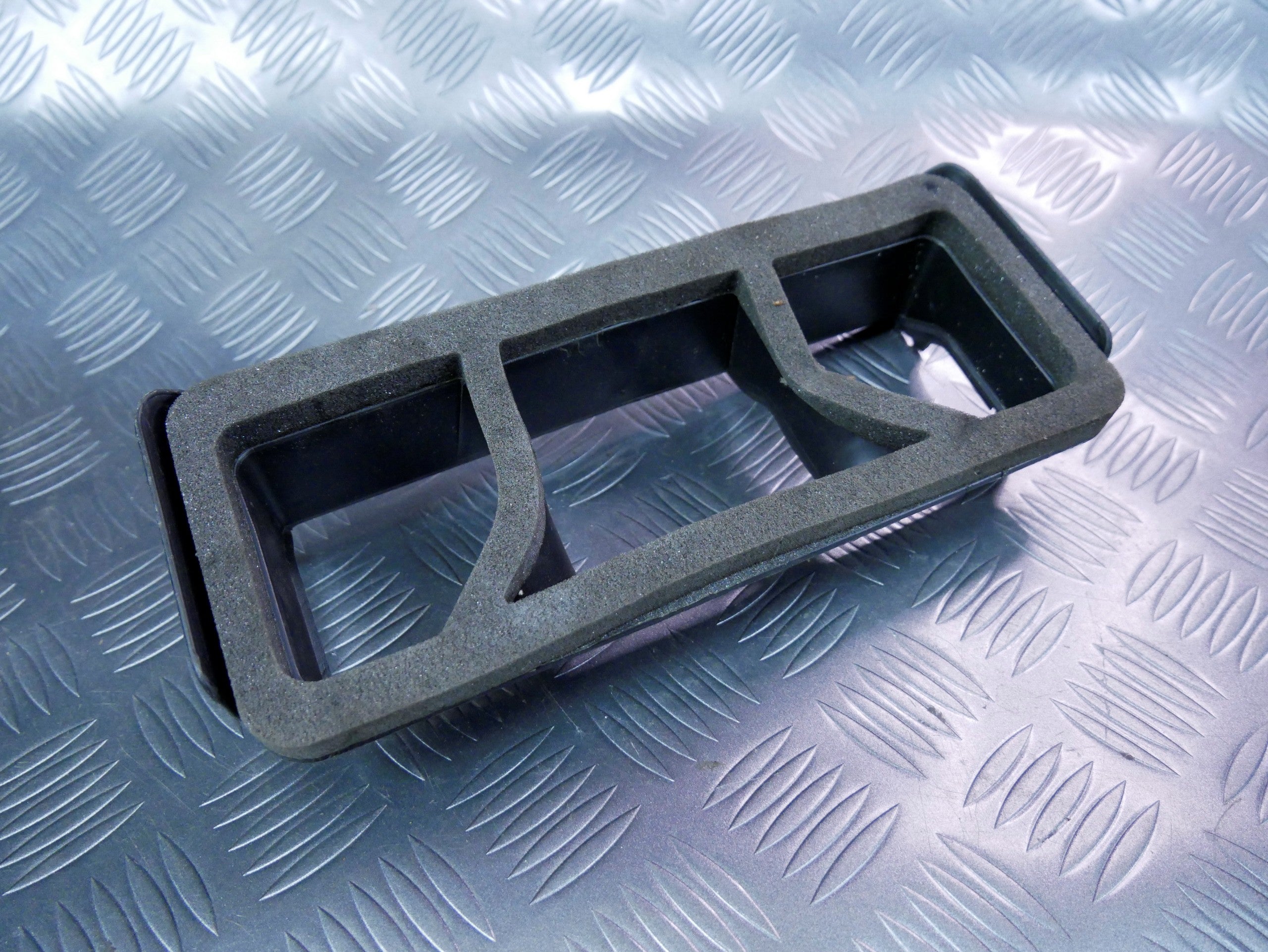 Kanał nagrzewnicy 8U0819945 AUDI Q3 8U0