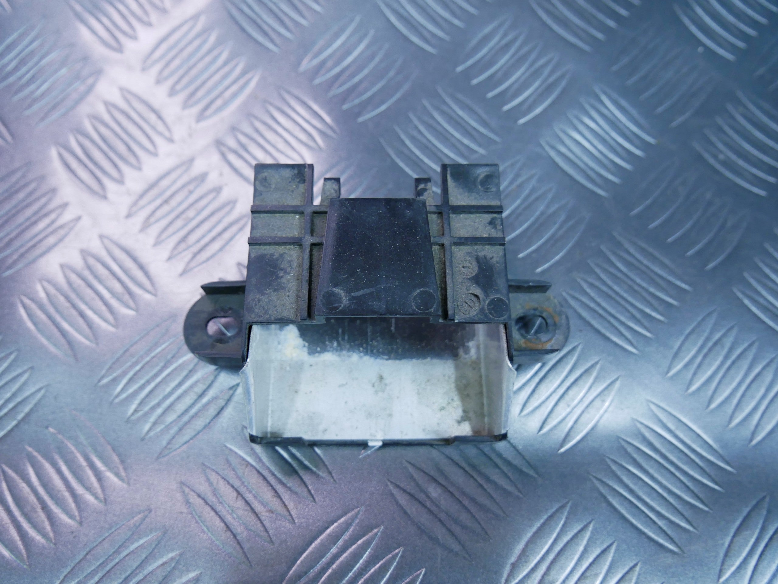 Obudowa mocowanie sterownika 5N0201320A AUDI Q3 8U0