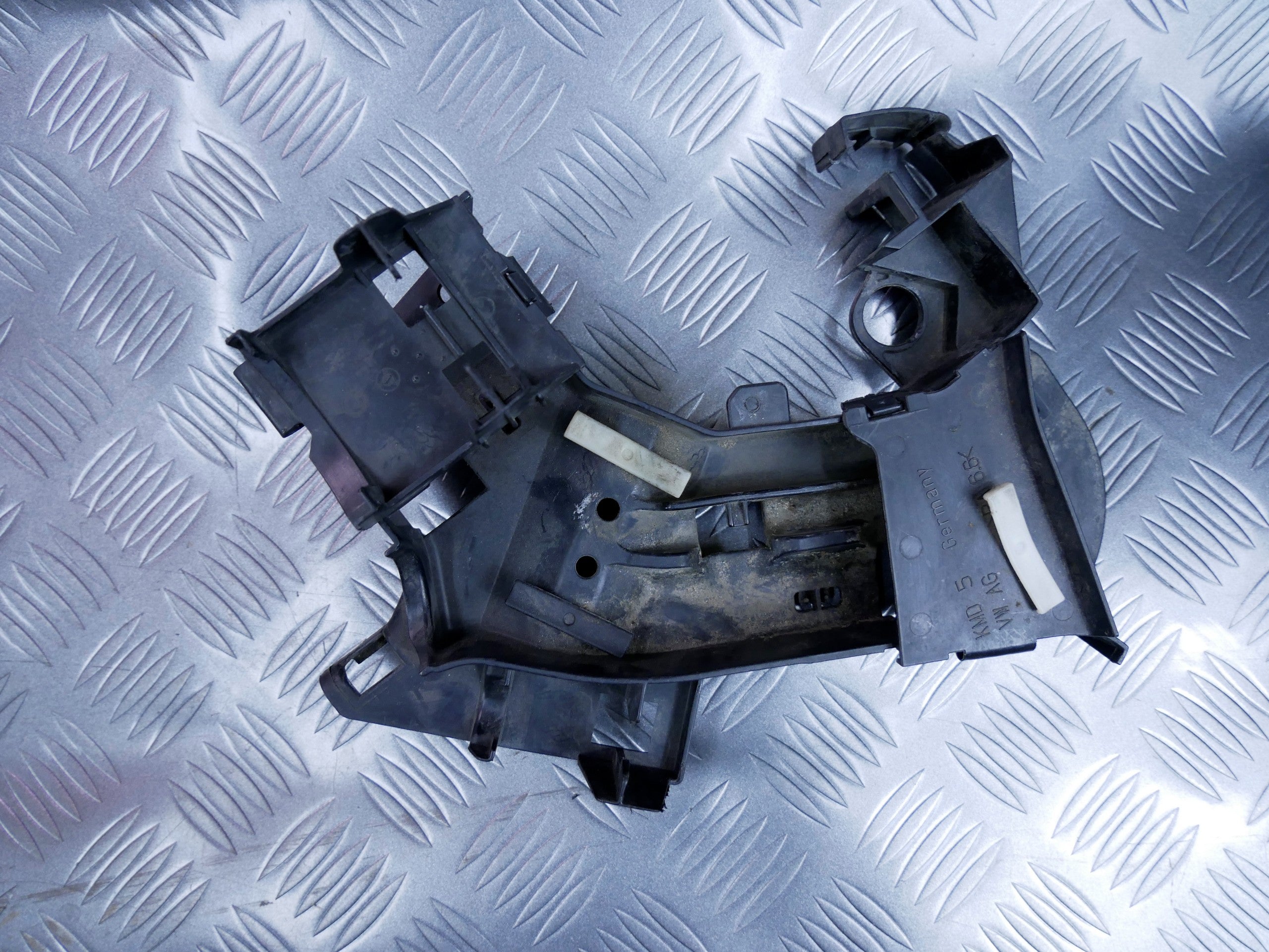 Kanał mocowanie przewodów 1K0971615DE AUDI Q3 8U0