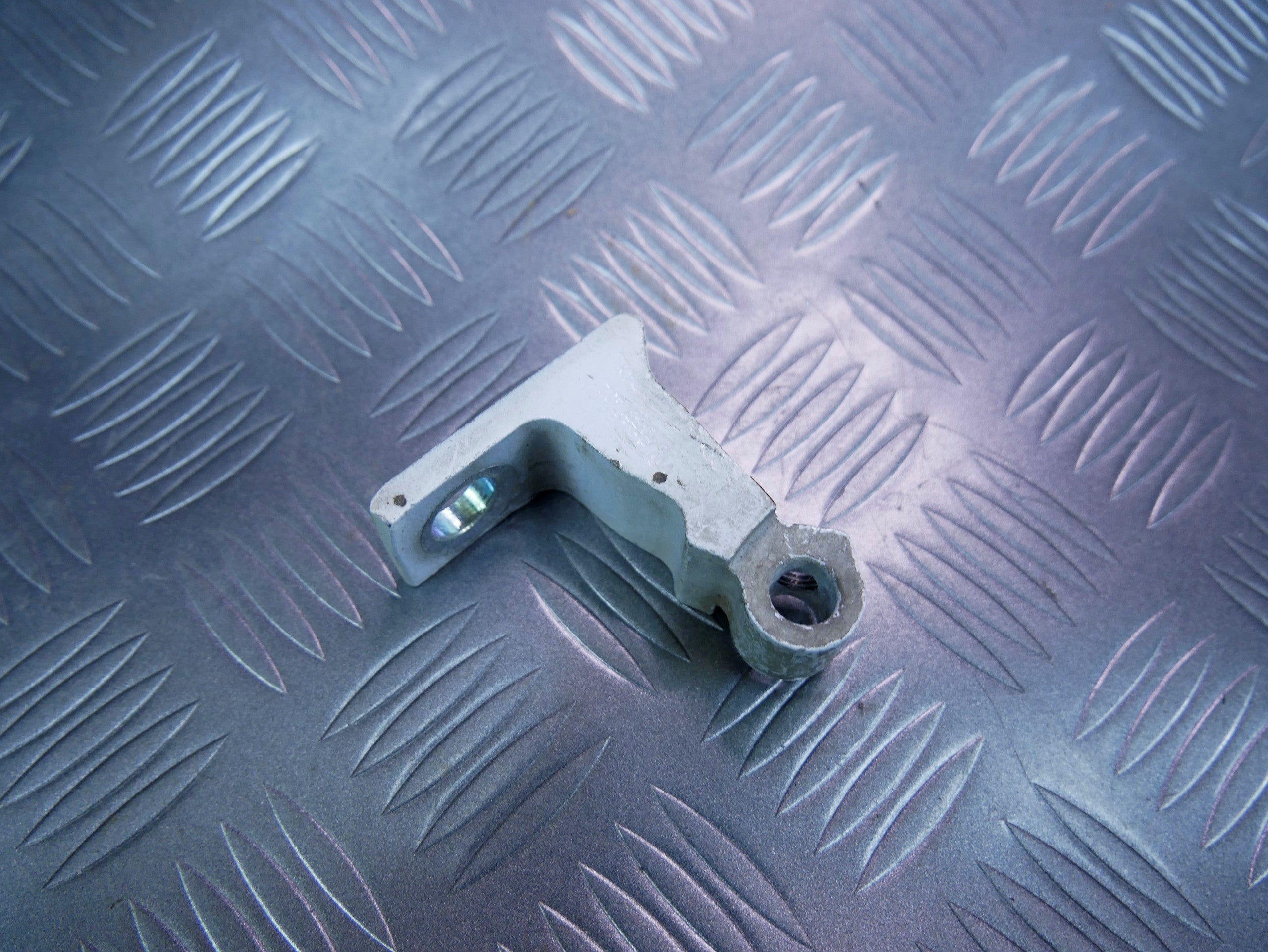 Zawias drzwi przód tył prawy 8V0831402 AUDI Q3 8U0