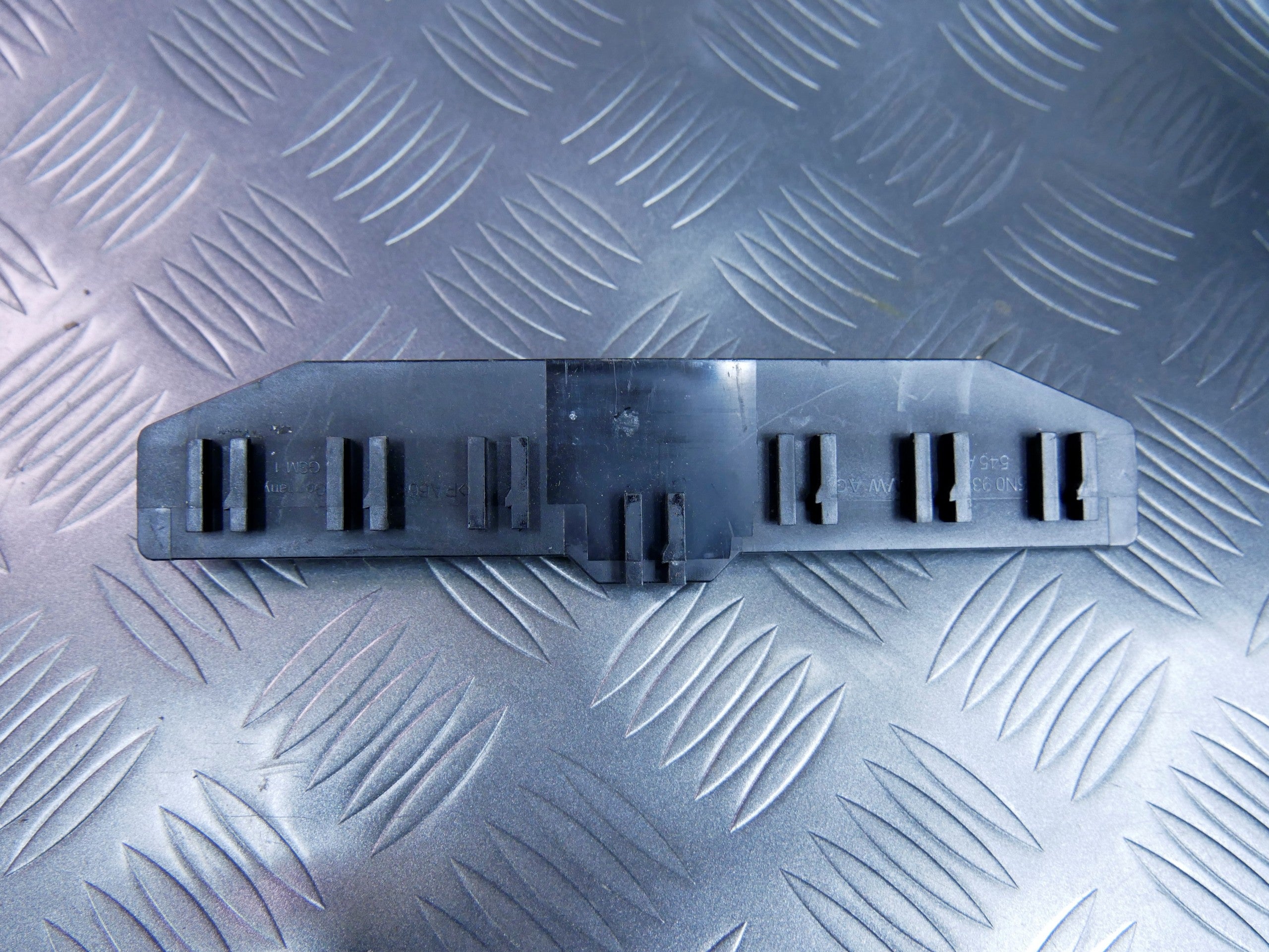 Mocowanie wtyczek instalacji 5N0937545A AUDI Q3 8U0