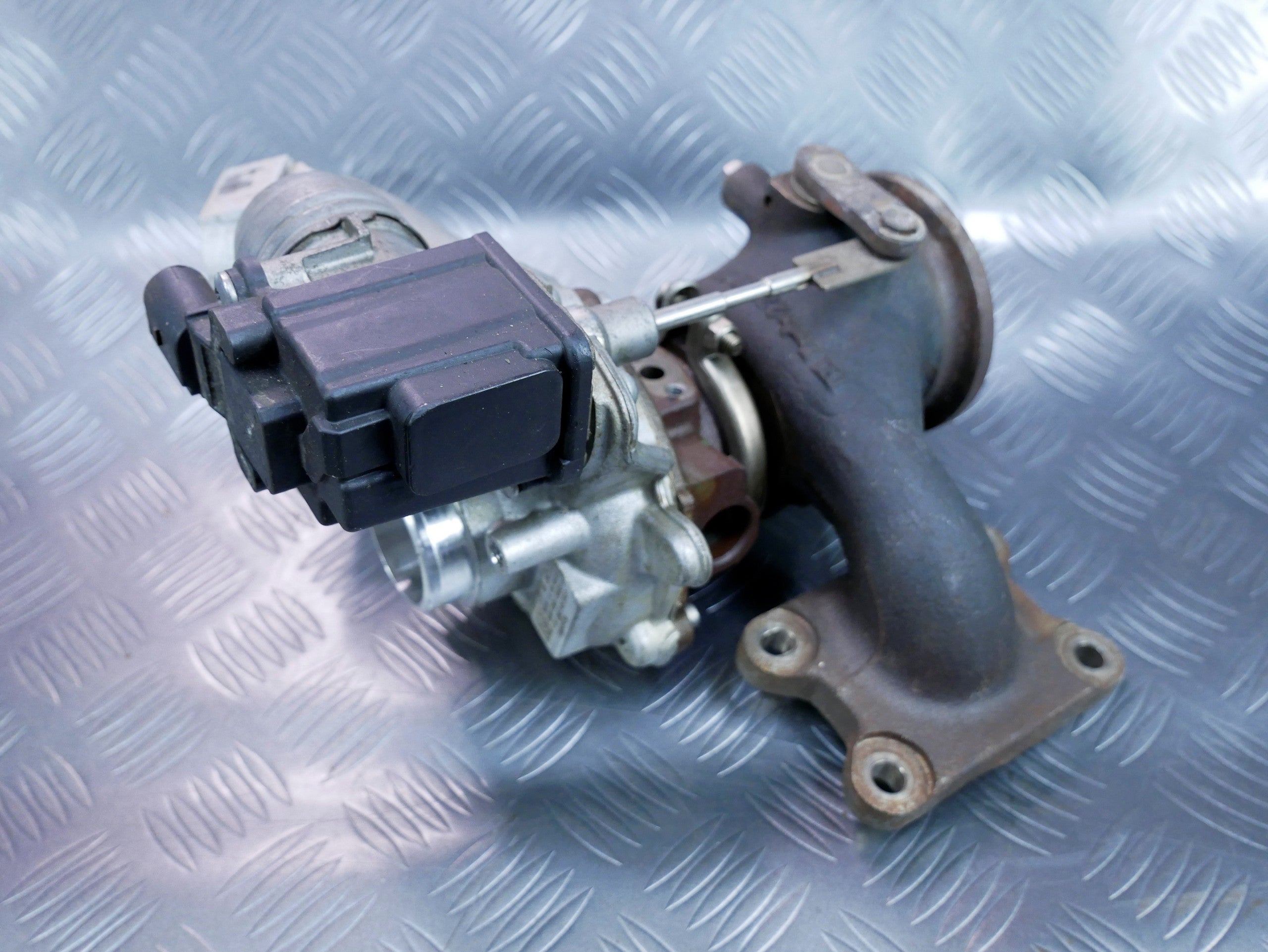 Turbosprężarka 04E145704P AUDI Q3 8U0 1.4 TFSI