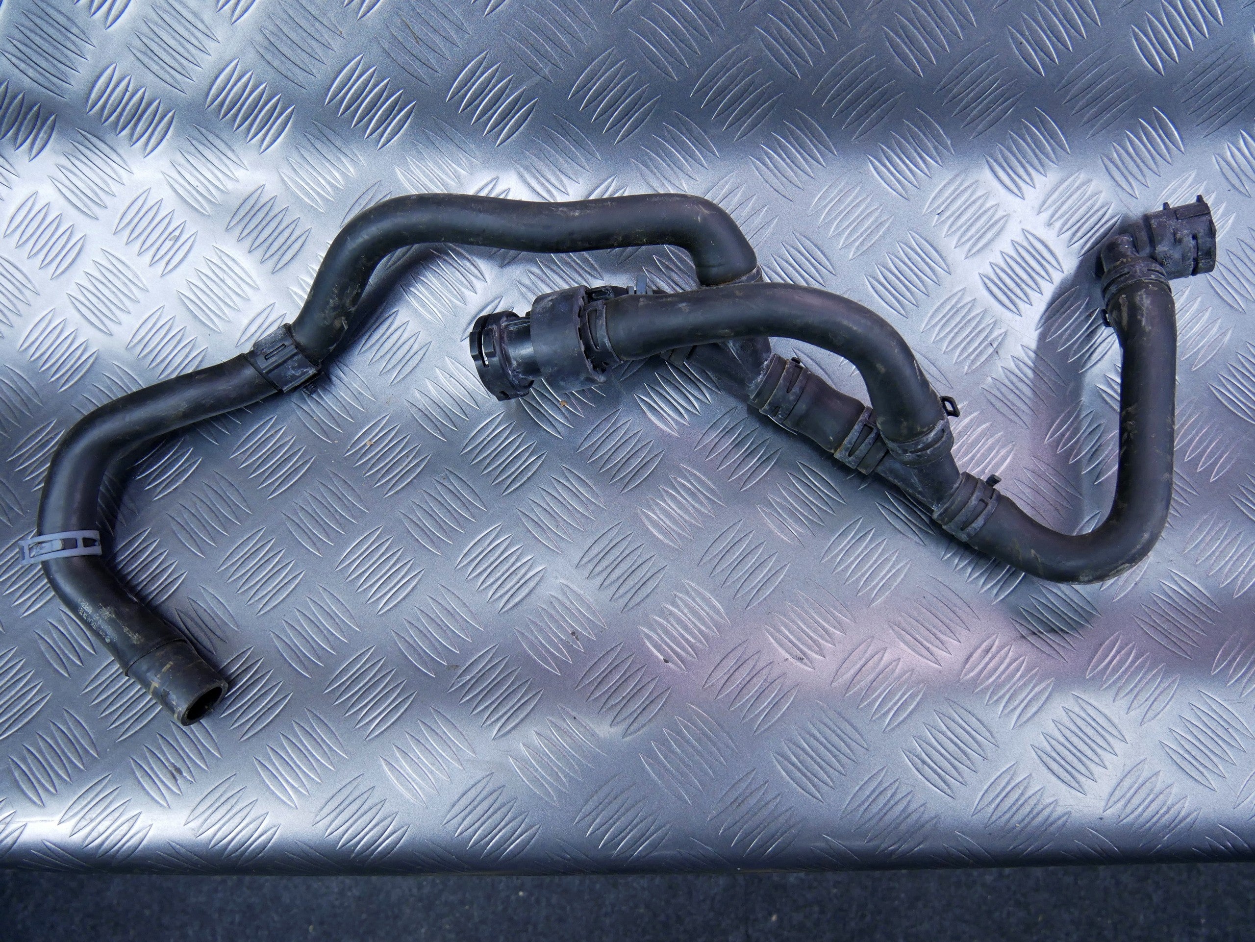 Rura wąż wody 5N0122073R AUDI Q3 8U0 1.4 TFSI