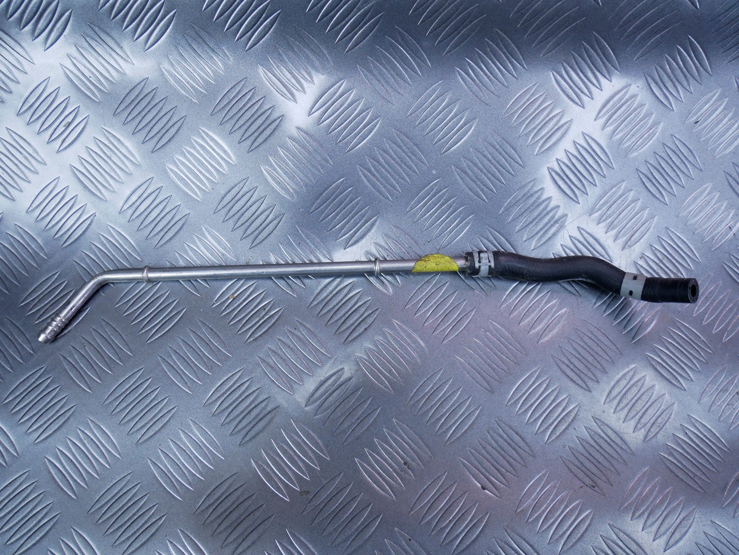 Rurka przewód paliwa 04E133723Q AUDI Q3 8U0 1.4 TFSI