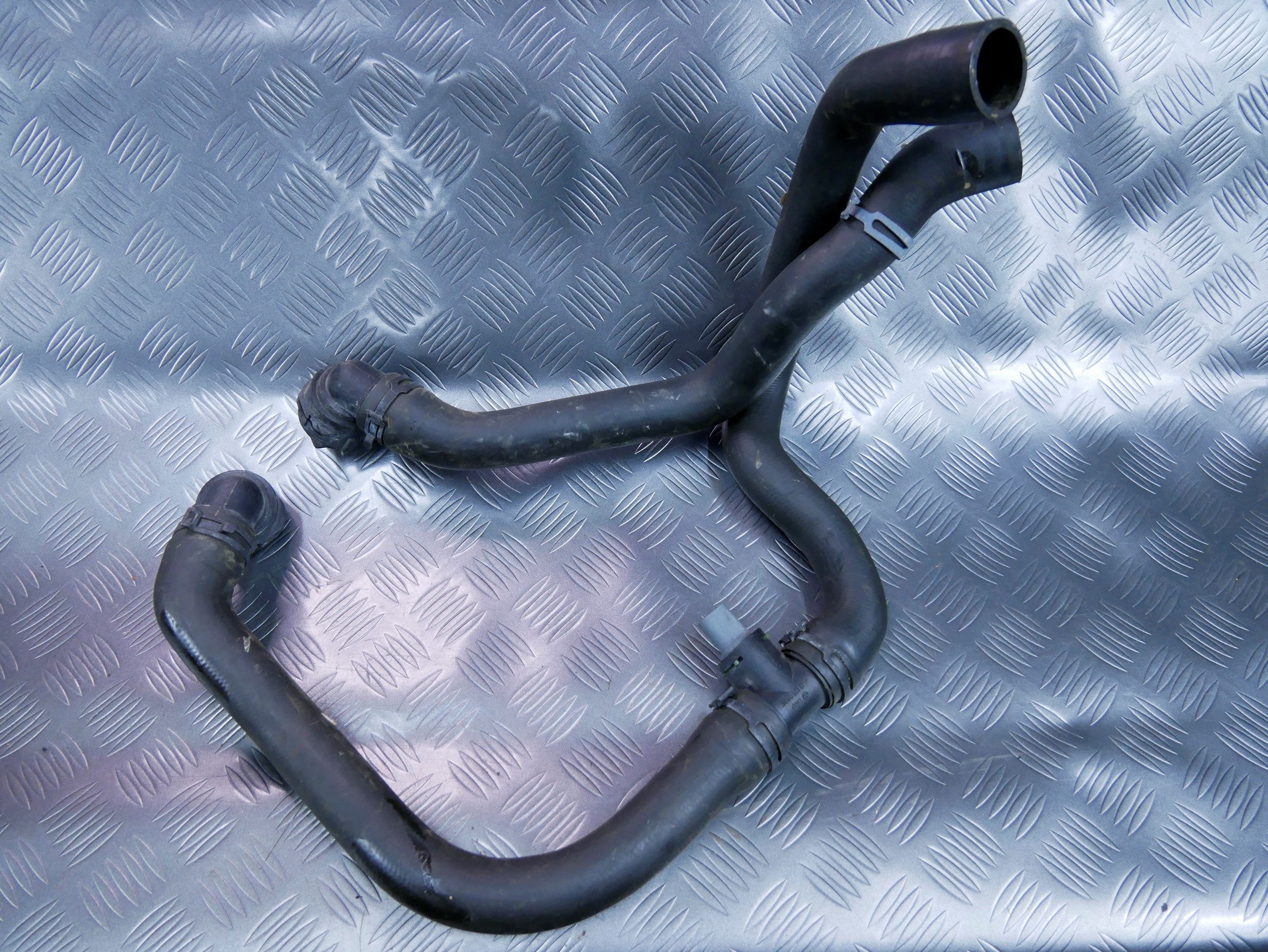 Rura wąż wody 5N0121049N AUDI Q3 8U0 1.4 TFSI