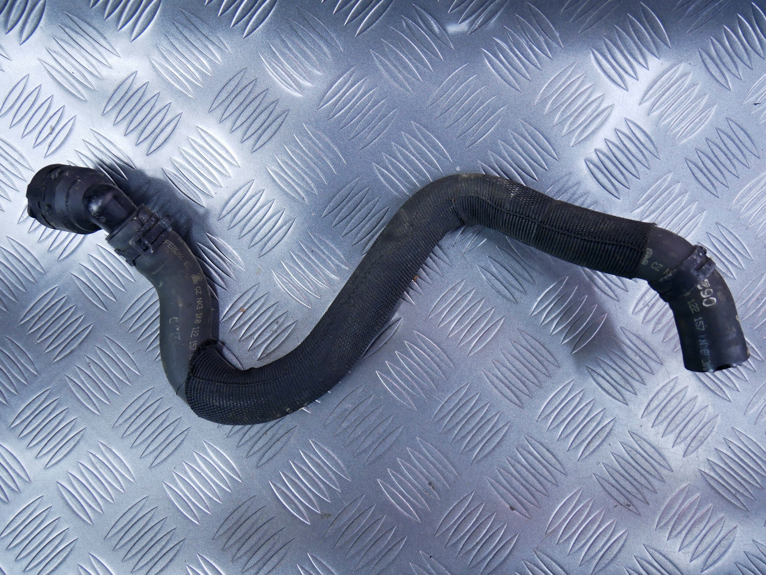 Rura wąż wody 1K0122157KN AUDI Q3 8U0 1.4 TFSI