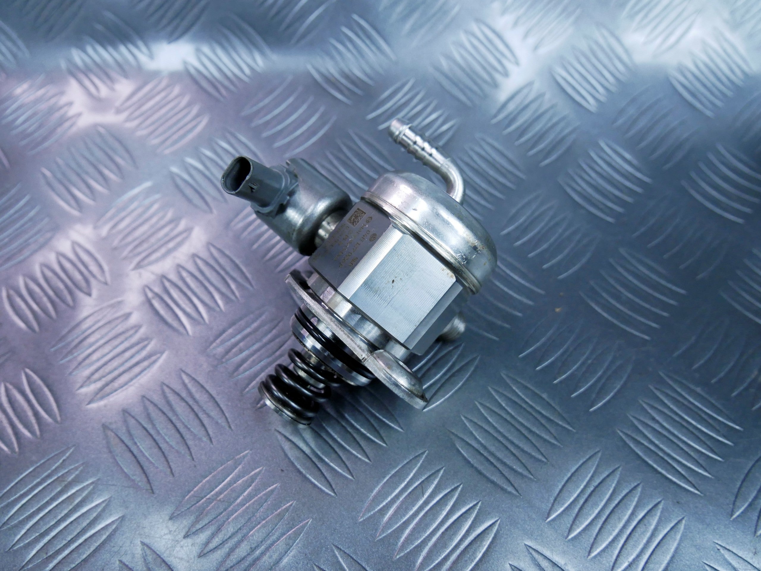 Pompa paliwa 04E127026F AUDI Q3 8U0 1.4 TFSI