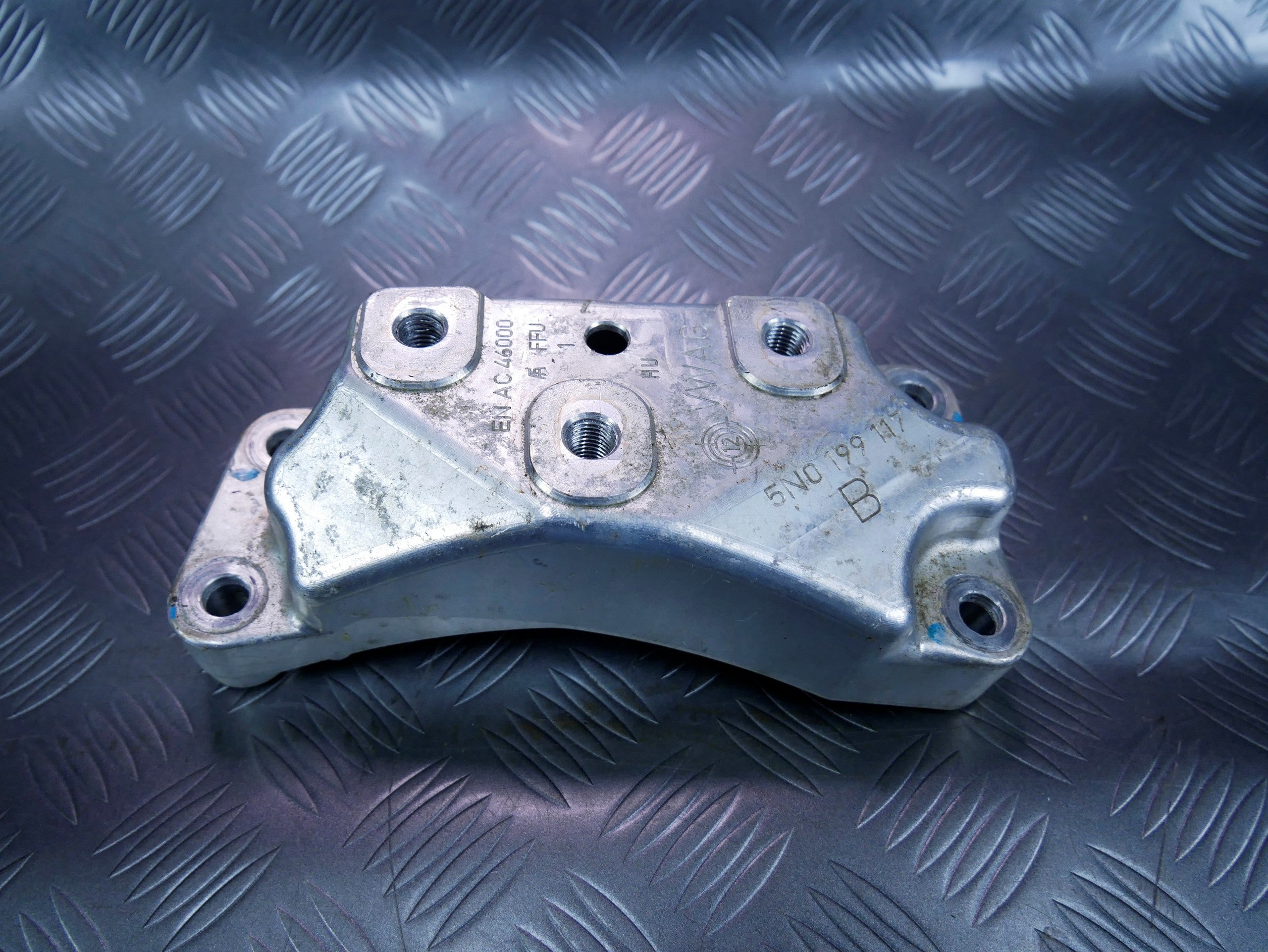 Łapa skrzyni 5N0199117B AUDI Q3 8U0 1.4 TFSI