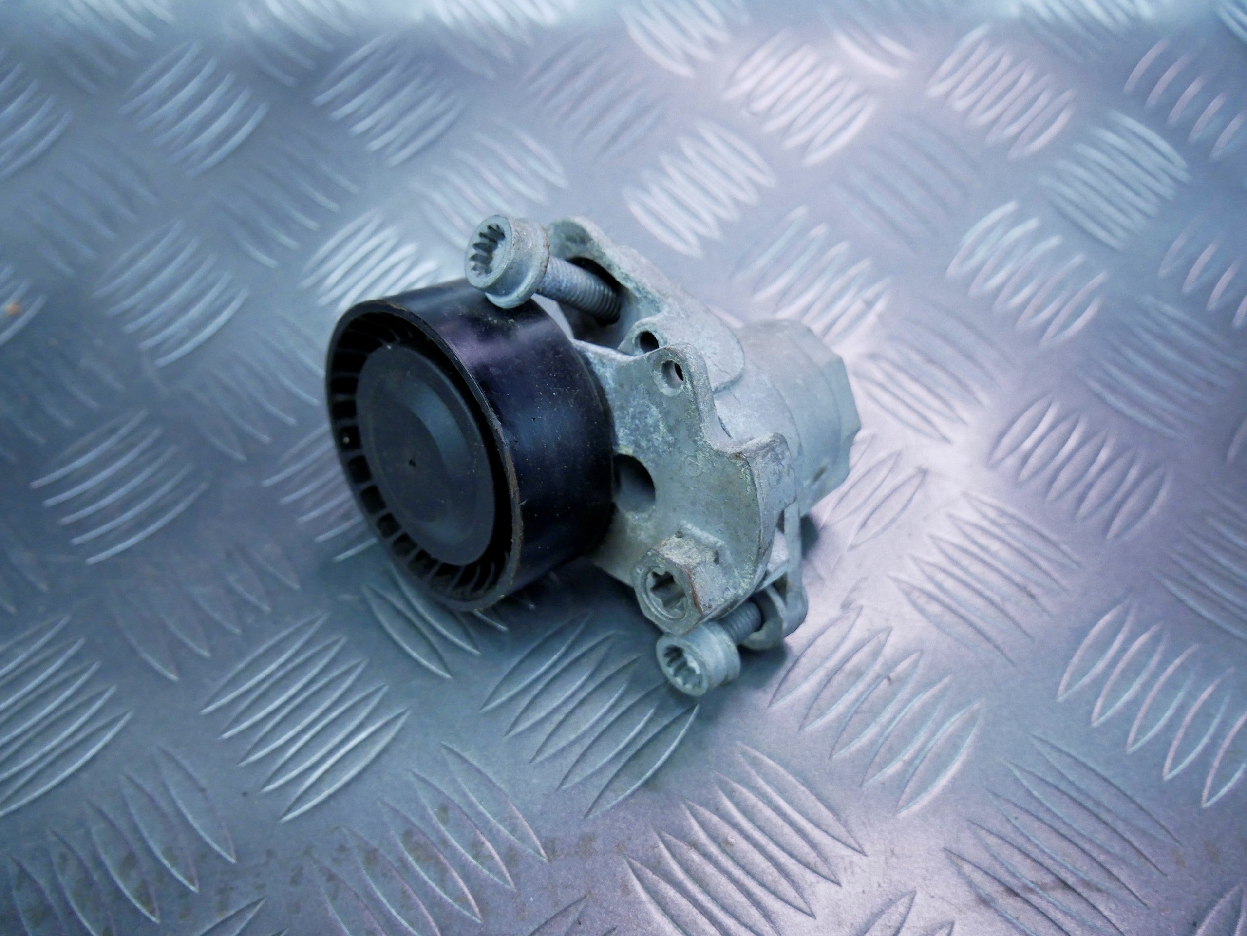 Rolka napinacz paska 04E145299L AUDI Q3 8U0 1.4 TFSI