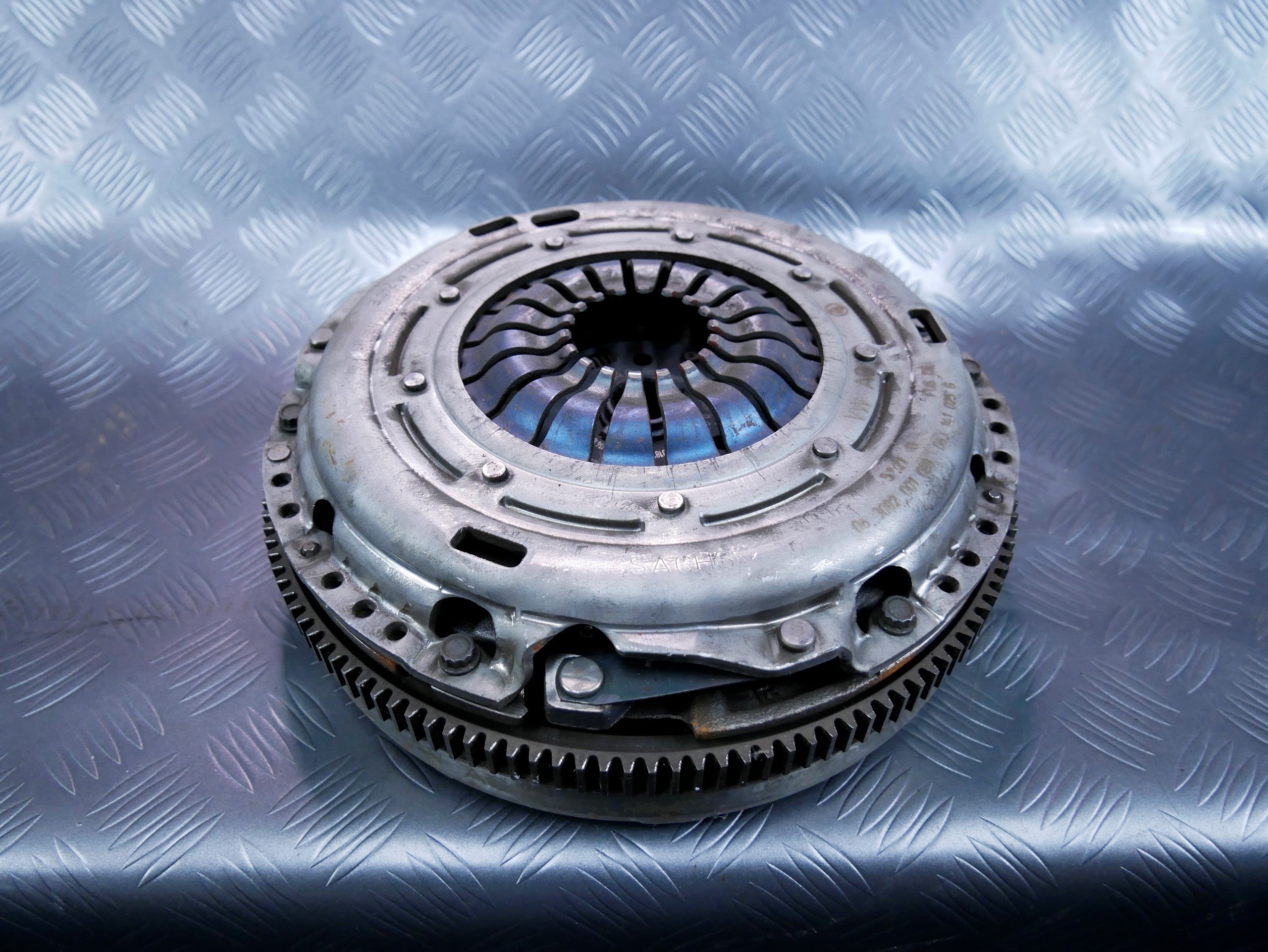 Sprzęgło koło dumasowe 06J105266AC AUDI Q3 8U0 2.0 TFSI